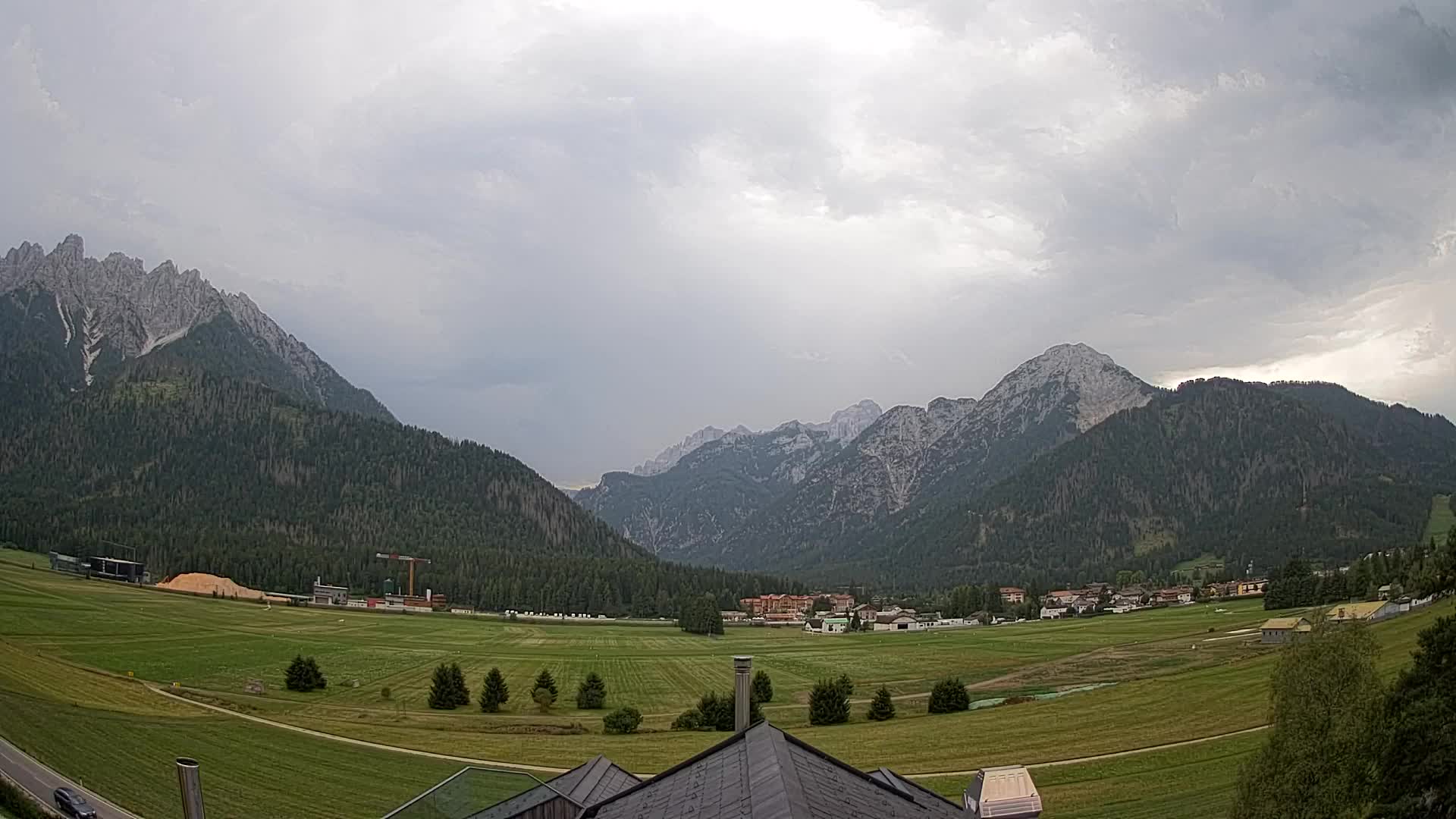 Spletna kamera Toblach Dolomiti – Pogled iz hotela Rosengarten