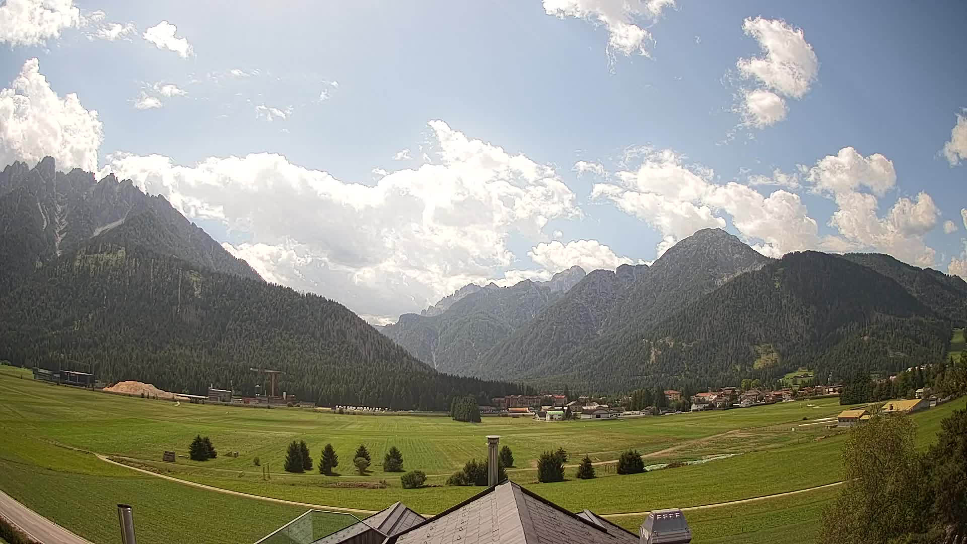 Webcam Toblach Dolomites – View from Hotel Rosengarten