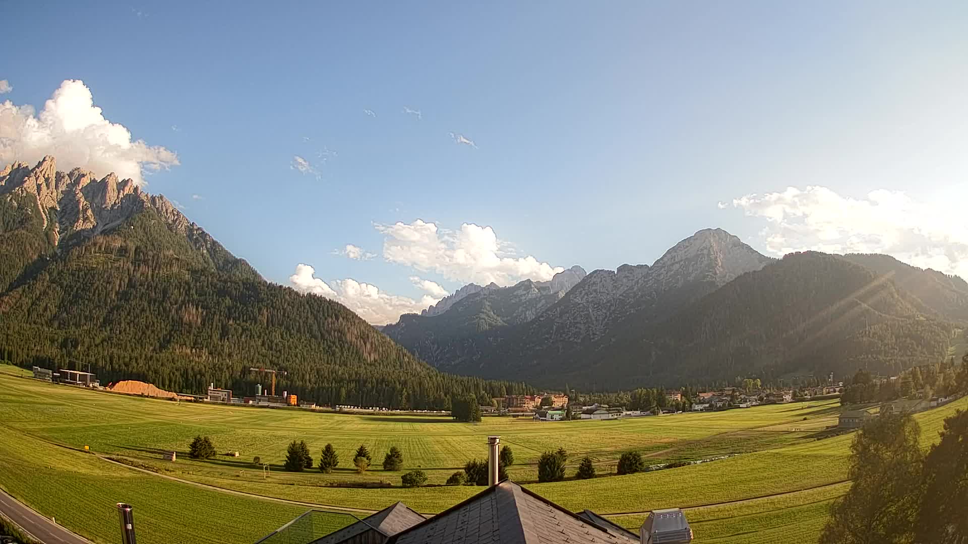 Webcam Toblach Dolomites – View from Hotel Rosengarten