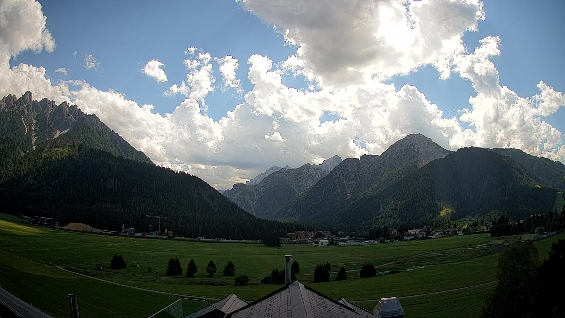 Webcam Toblach Dolomites – View from Hotel Rosengarten
