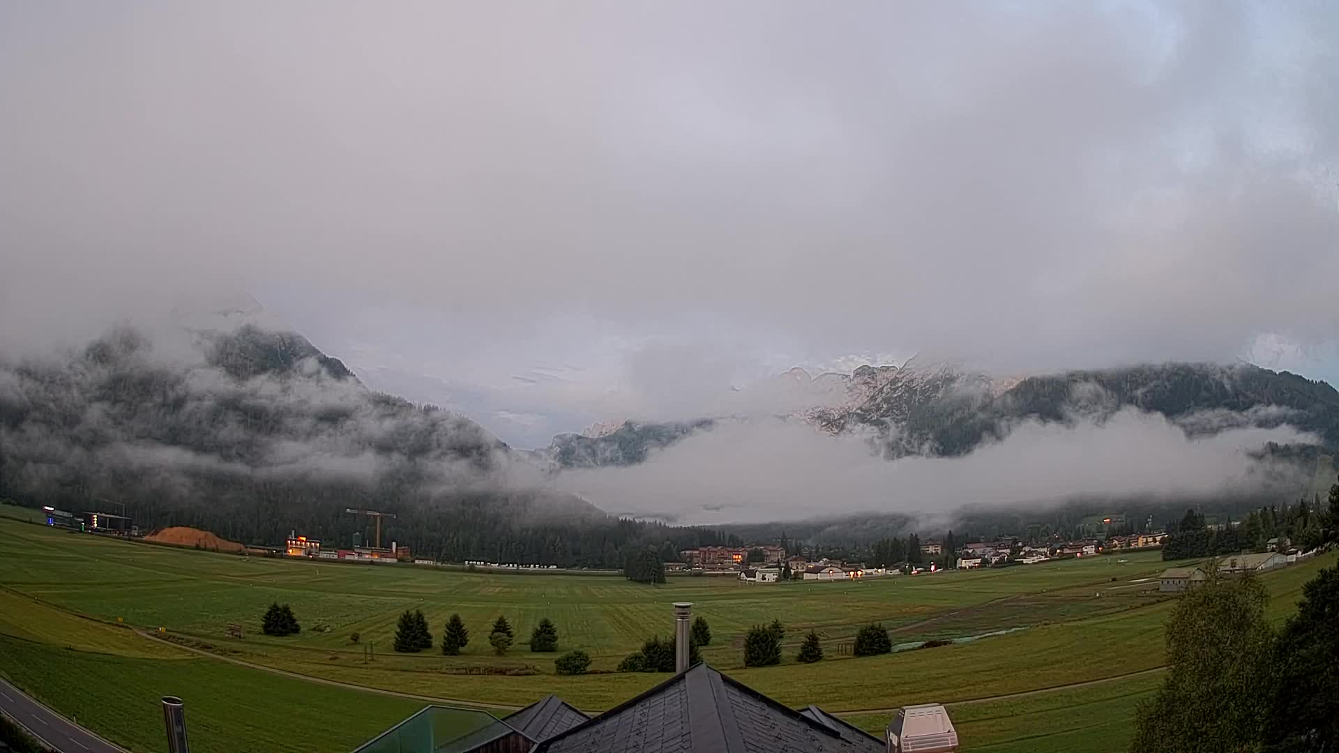 Web kamera Toblach Dolomiti – Pogled s Hotela Rosengarten