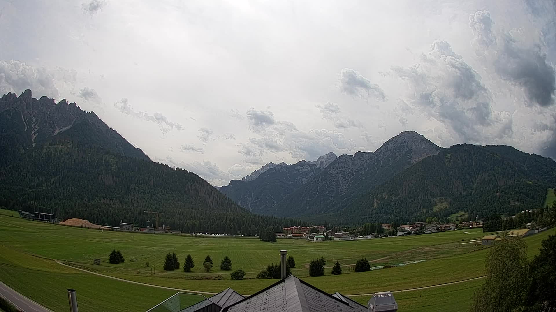 Webcam Toblach Dolomites – View from Hotel Rosengarten