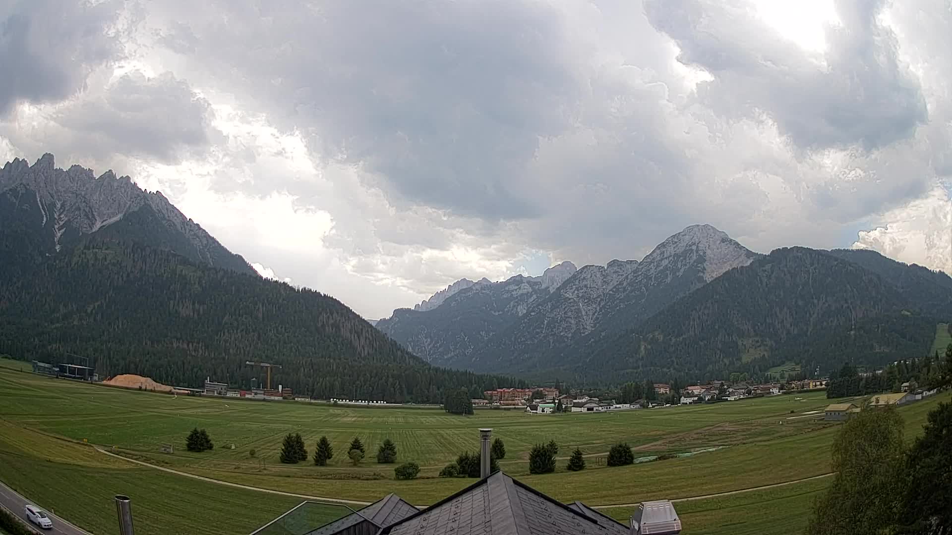 Web kamera Toblach Dolomiti – Pogled s Hotela Rosengarten