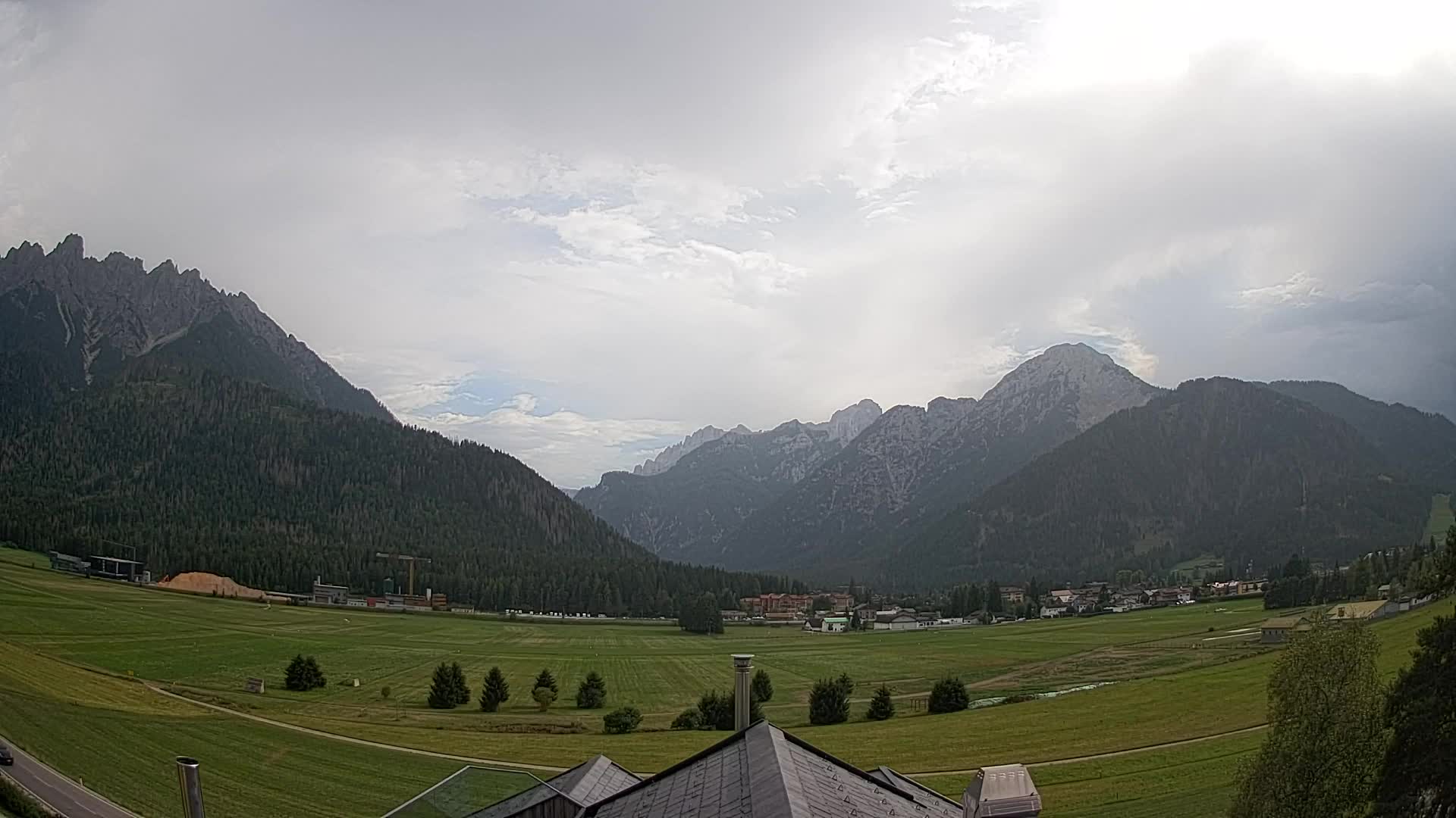 Web kamera Toblach Dolomiti – Pogled s Hotela Rosengarten