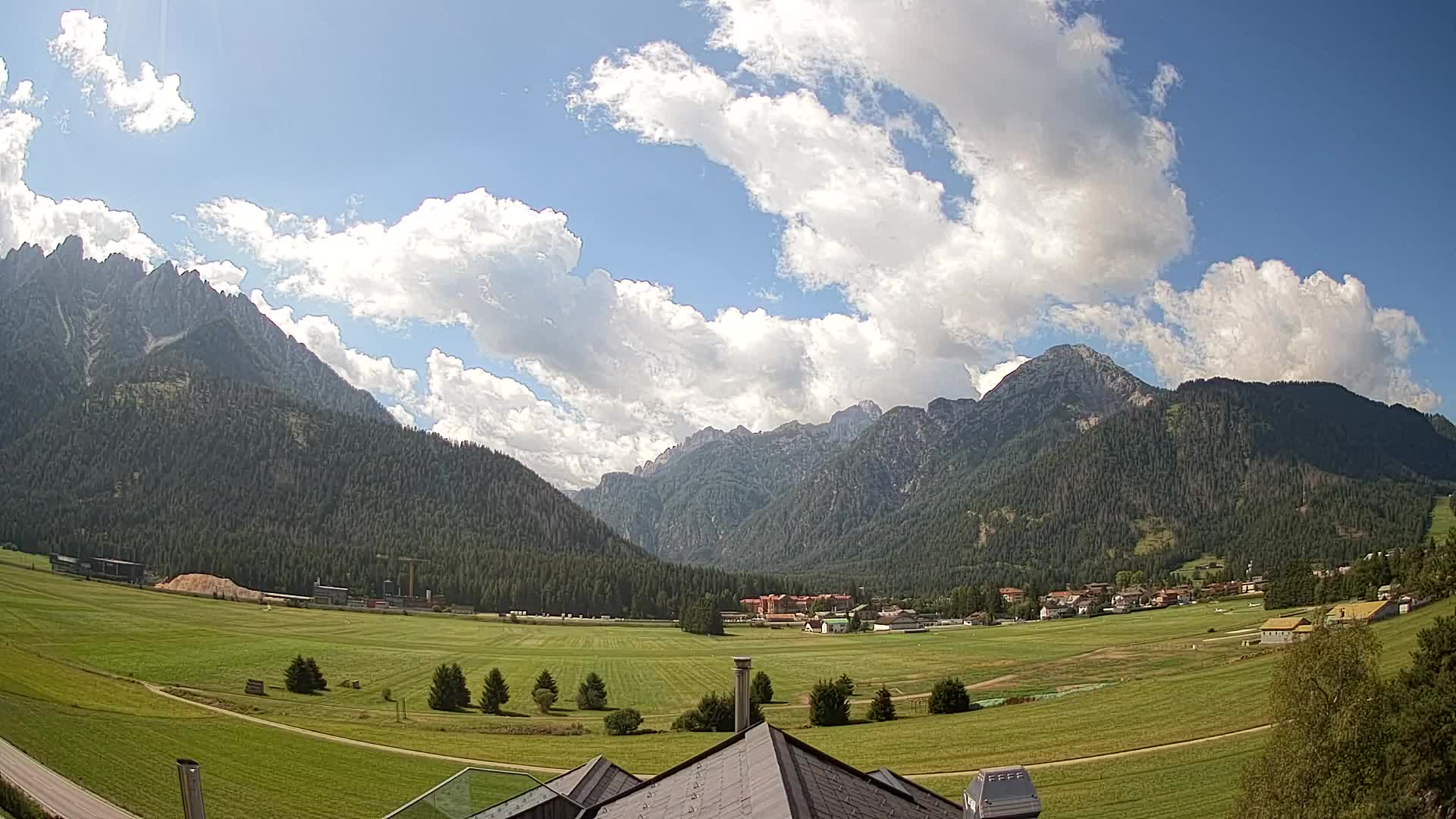 Webcam Toblach Dolomites – View from Hotel Rosengarten