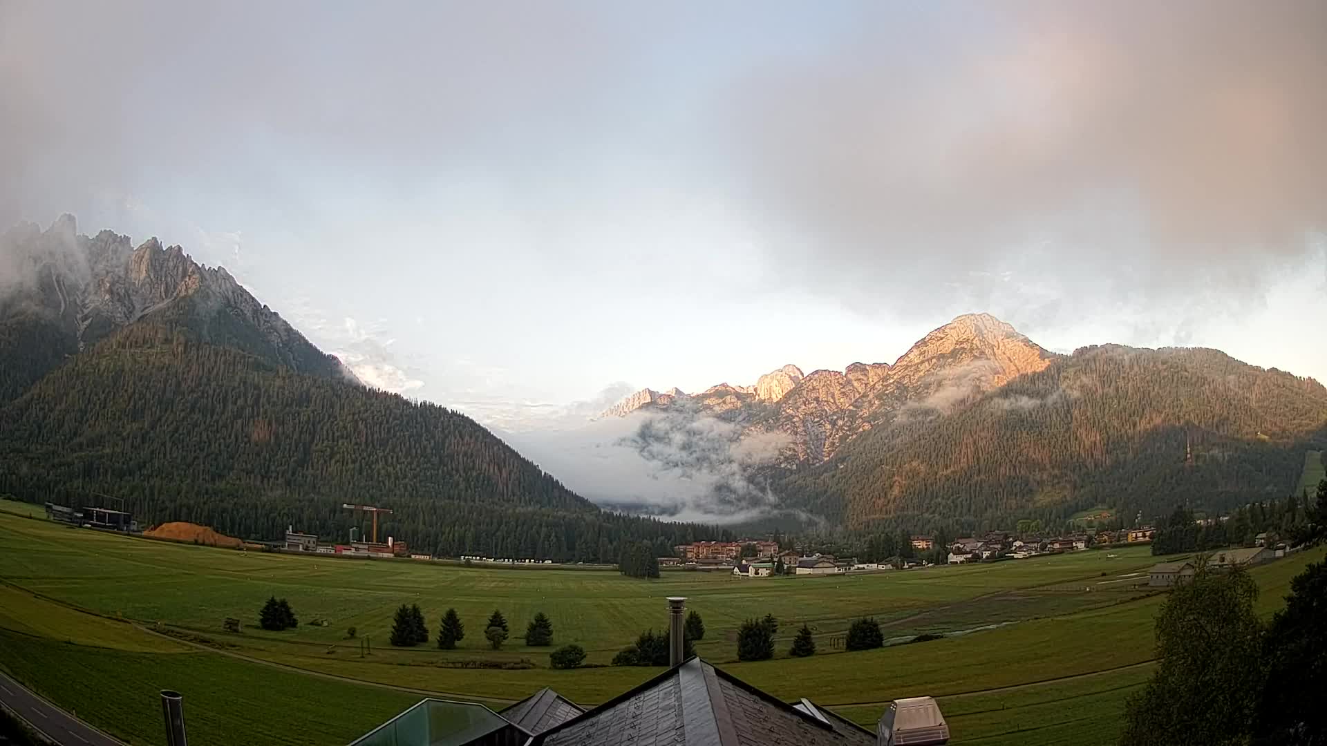 Spletna kamera Toblach Dolomiti – Pogled iz hotela Rosengarten