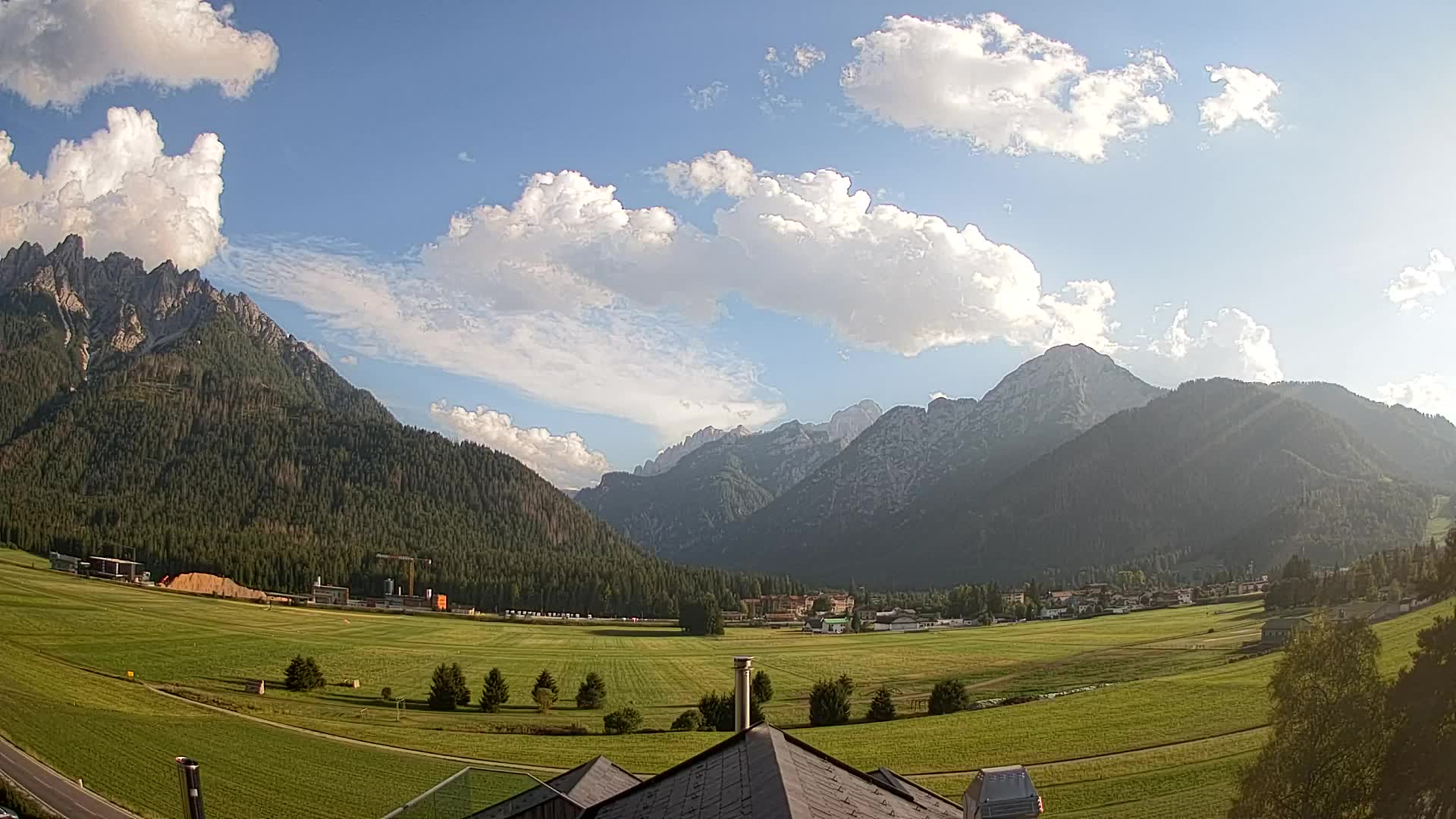Web kamera Toblach Dolomiti – Pogled s Hotela Rosengarten