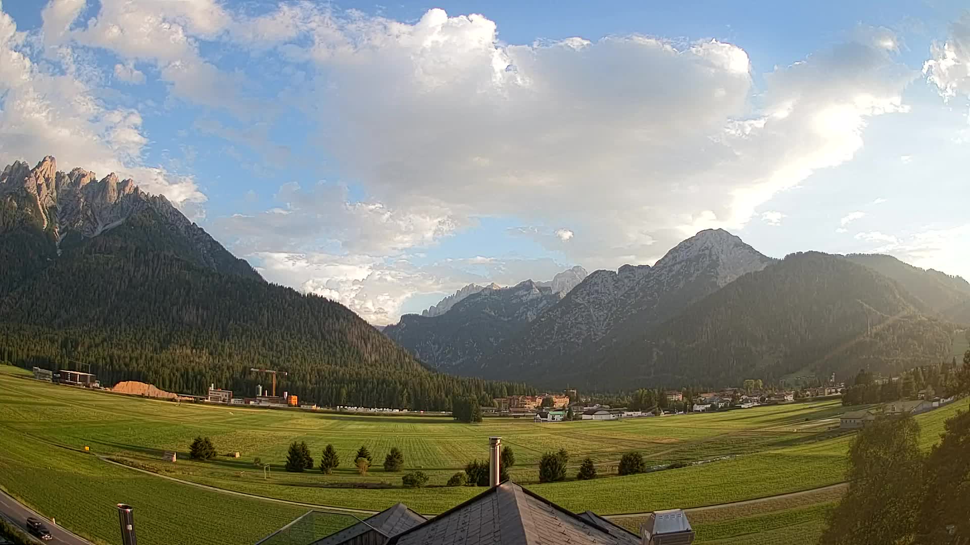 Web kamera Toblach Dolomiti – Pogled s Hotela Rosengarten