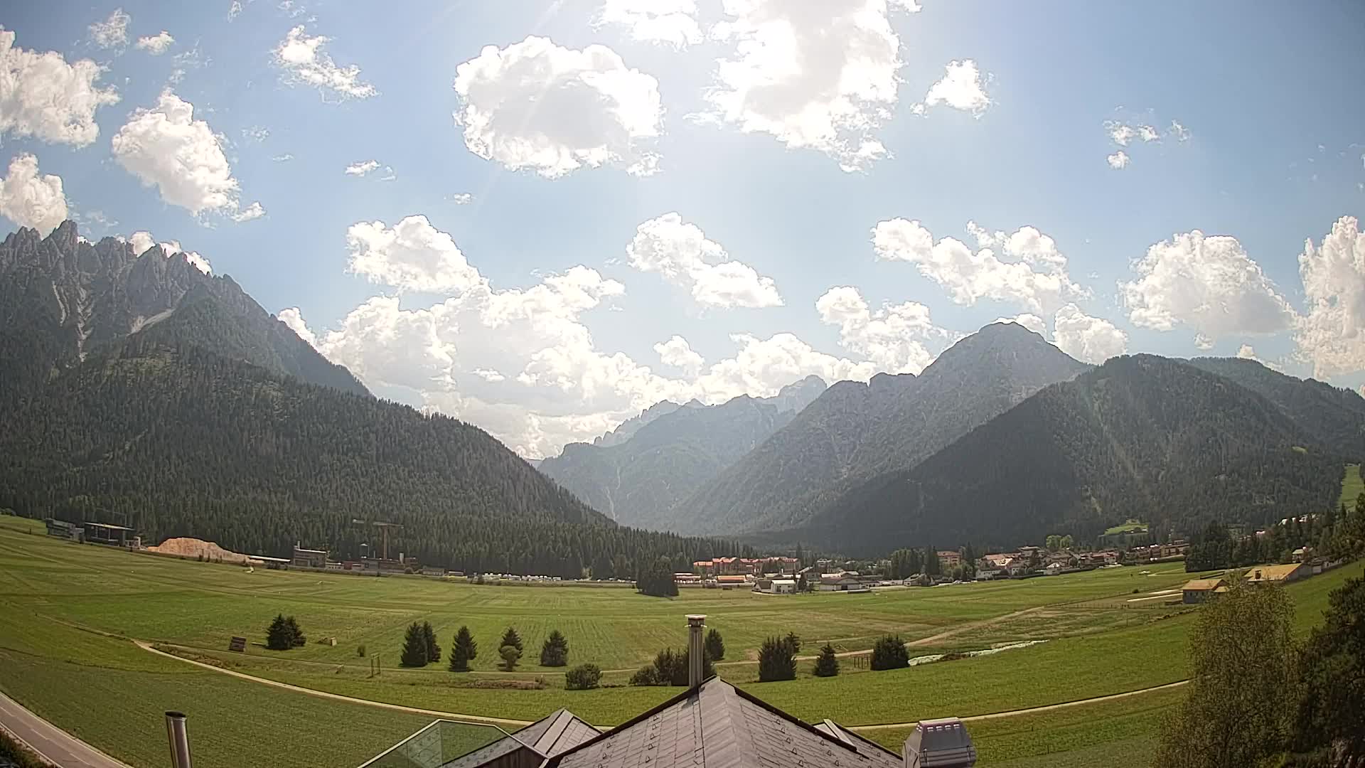 Webcam Toblach Dolomites – View from Hotel Rosengarten