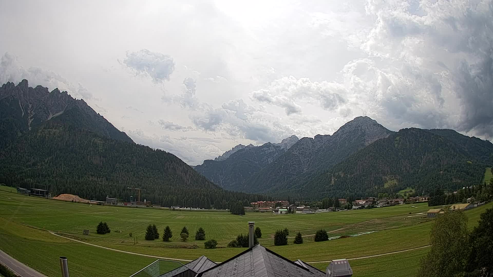 Webcam Toblach Dolomites – View from Hotel Rosengarten