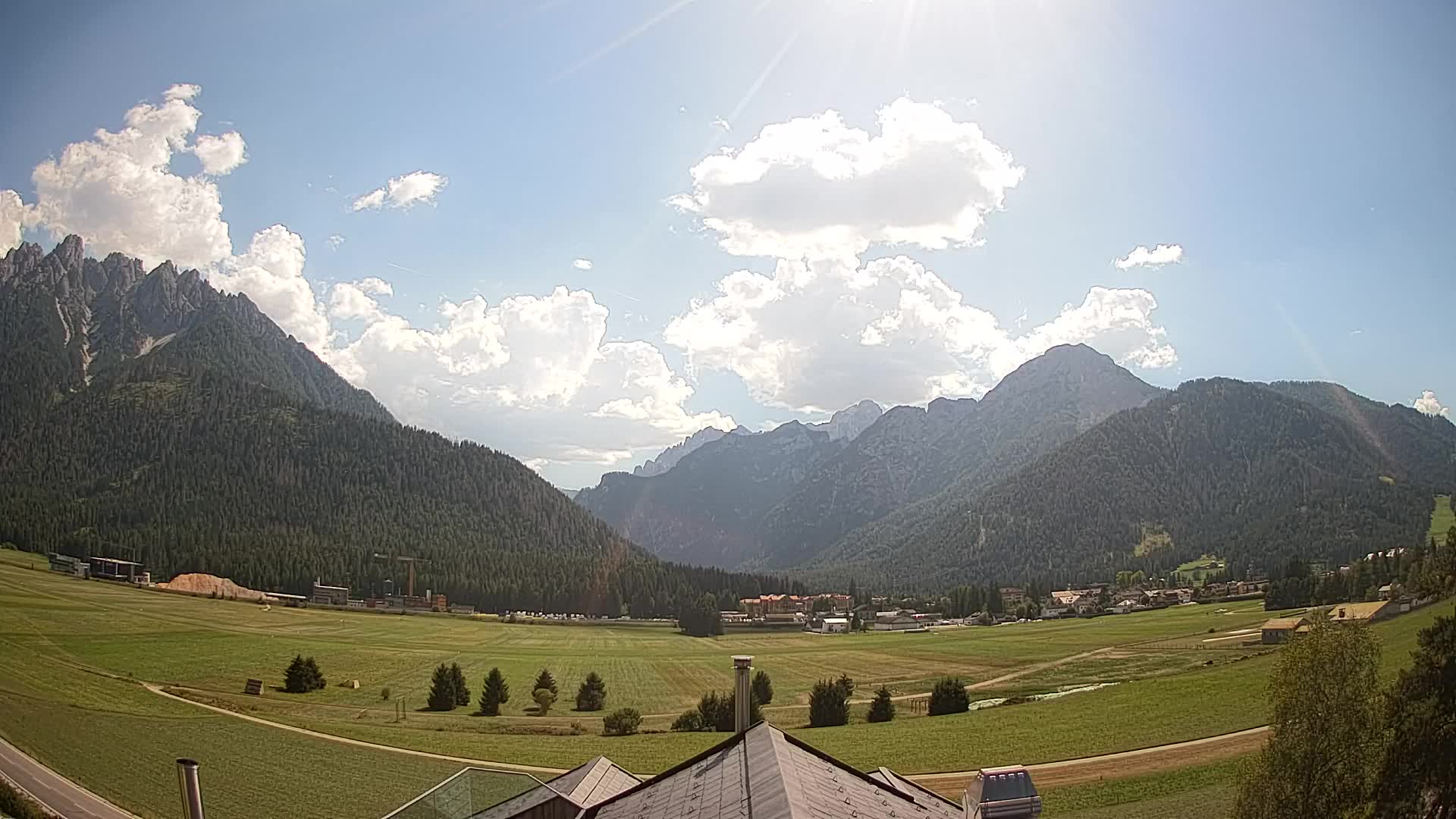 Webcam Toblach Dolomites – View from Hotel Rosengarten
