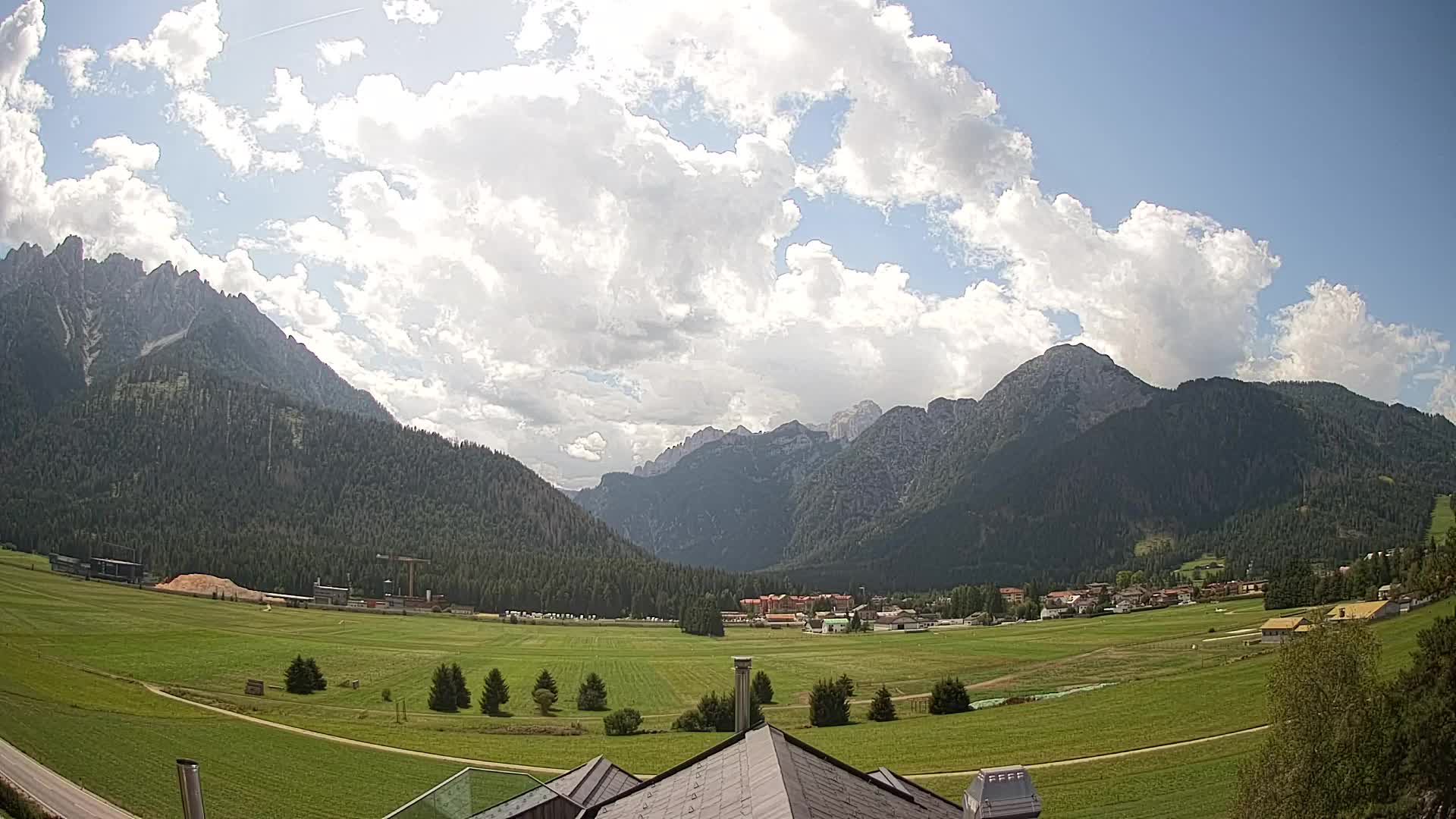 Webcam Toblach Dolomites – View from Hotel Rosengarten
