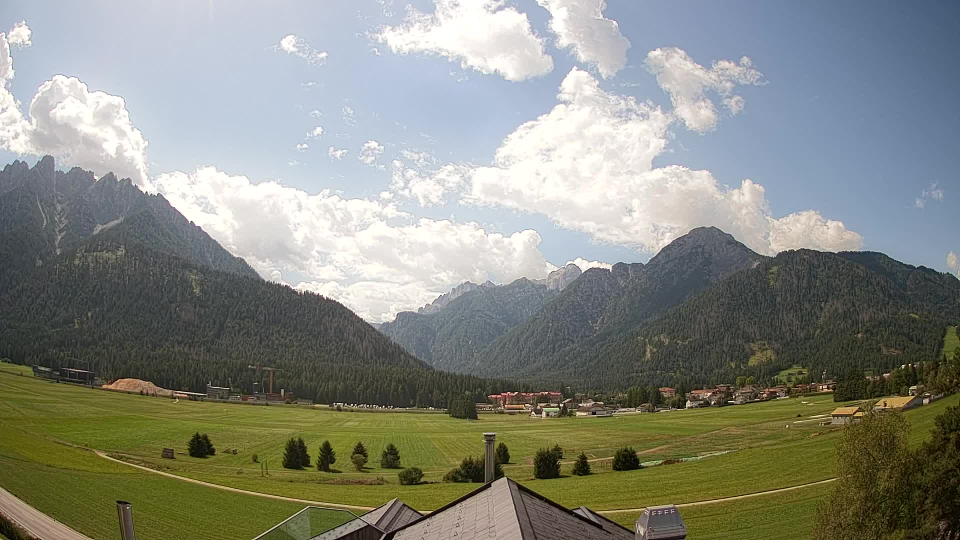 Webcam Toblach Dolomites – View from Hotel Rosengarten