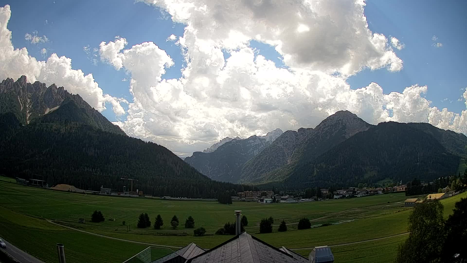 Webcam Toblach Dolomites – View from Hotel Rosengarten