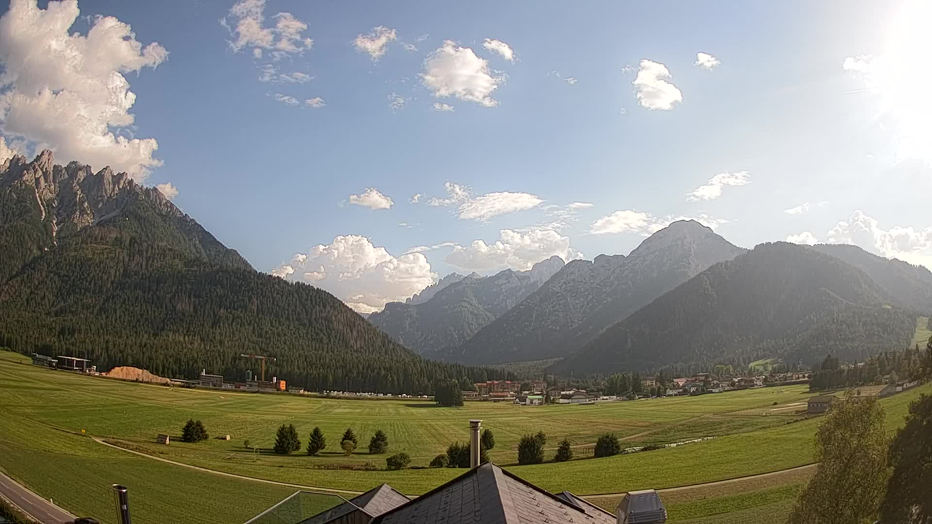 Webcam Toblach Dolomites – View from Hotel Rosengarten