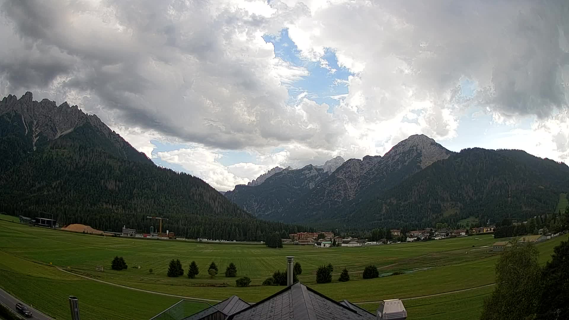 Webcam Toblach Dolomites – View from Hotel Rosengarten