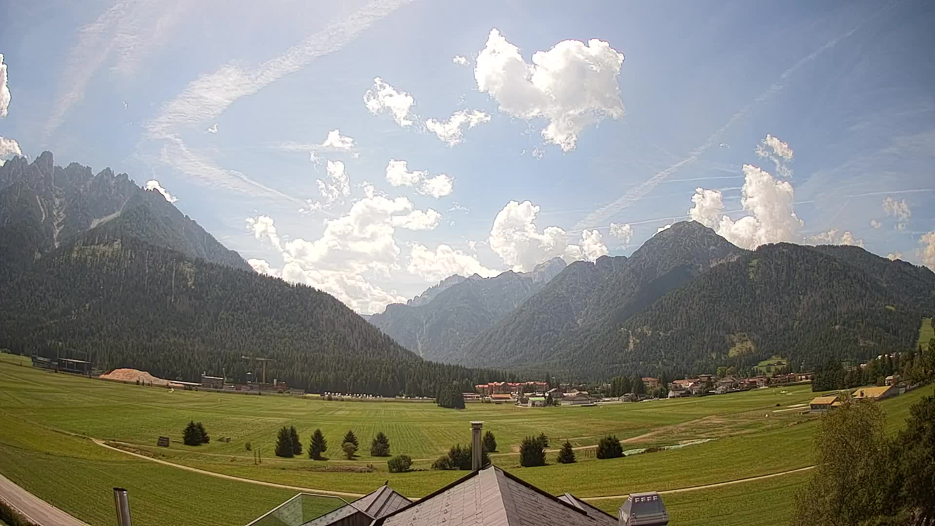 Spletna kamera Toblach Dolomiti – Pogled iz hotela Rosengarten