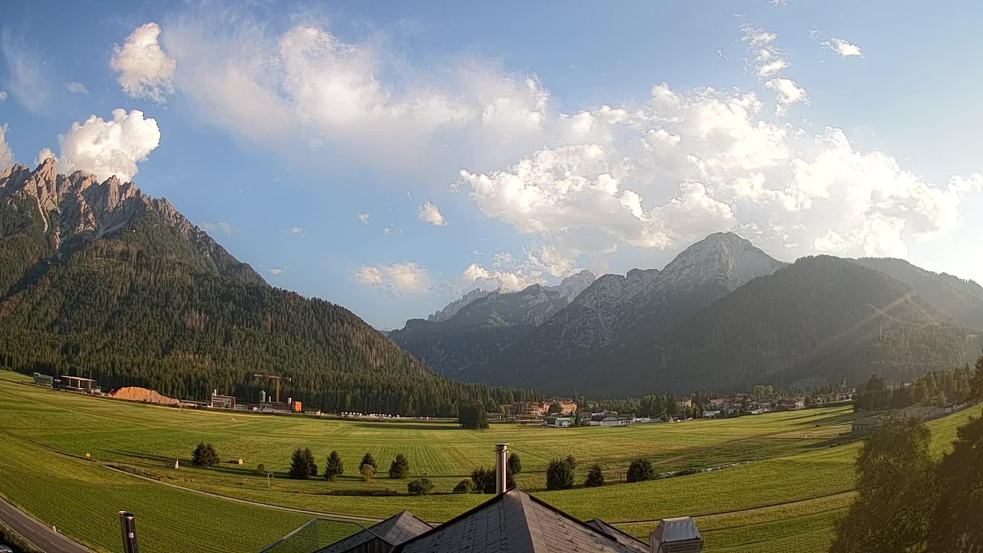 Webcam Toblach Dolomites – View from Hotel Rosengarten