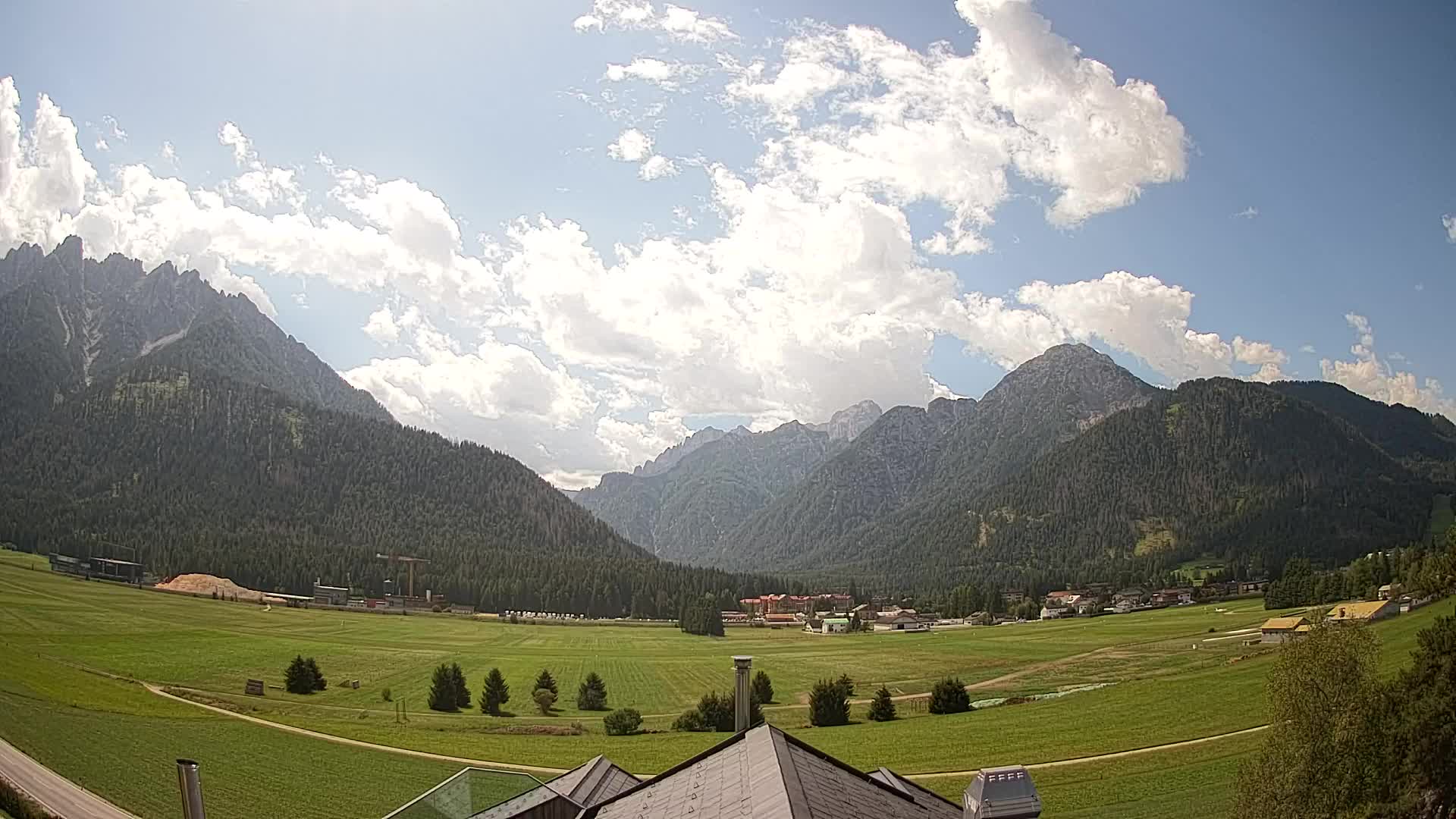 Webcam Toblach Dolomites – View from Hotel Rosengarten