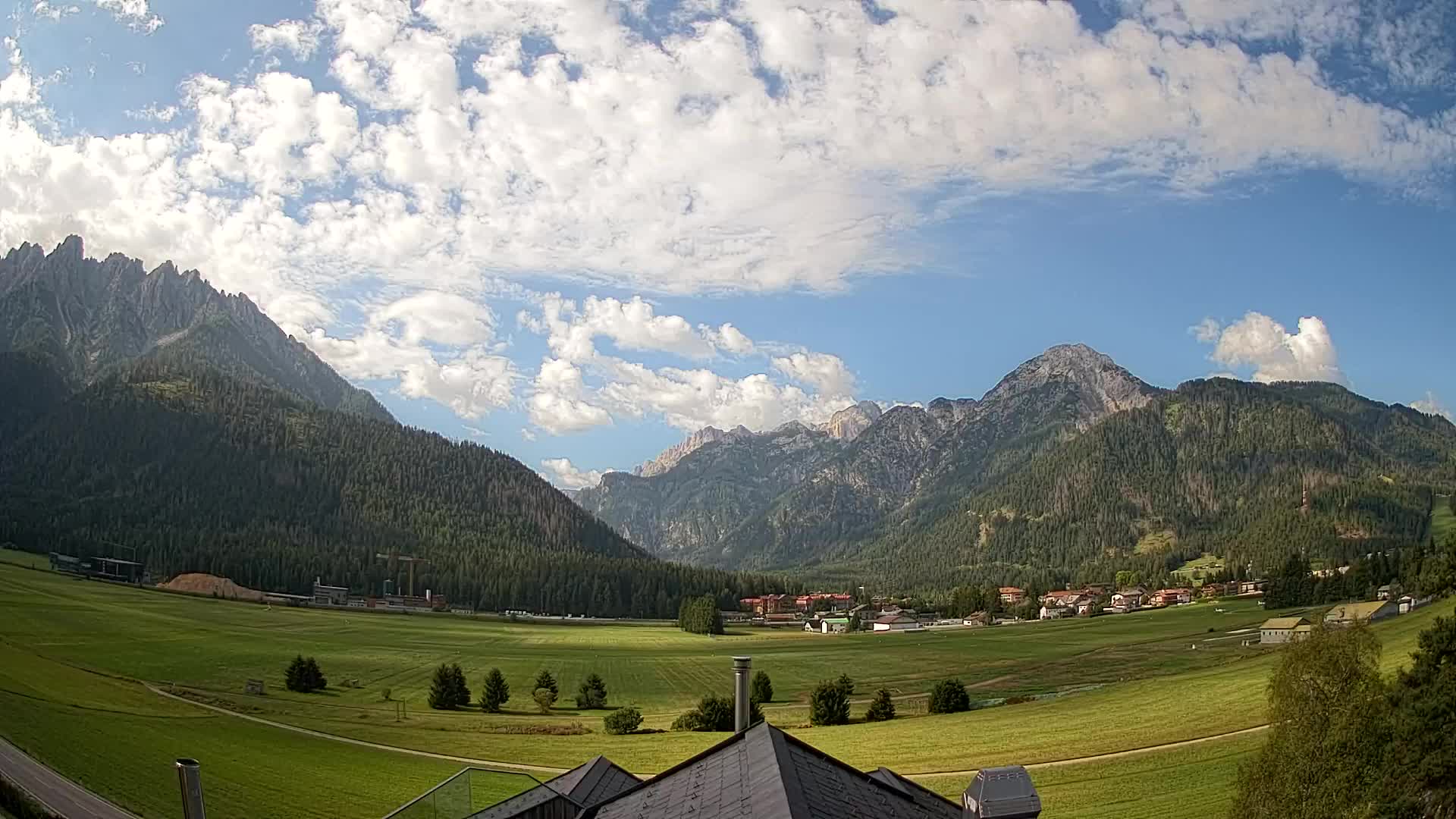 Web kamera Toblach Dolomiti – Pogled s Hotela Rosengarten