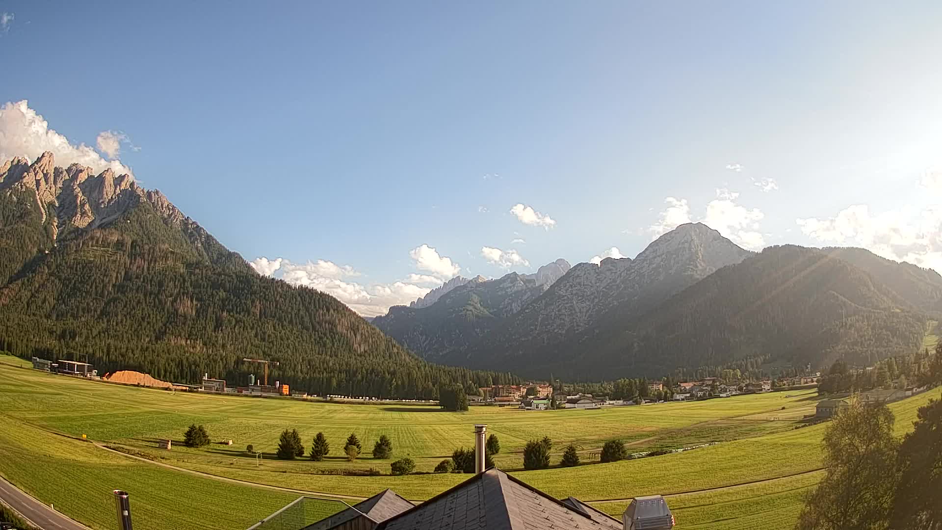 Web kamera Toblach Dolomiti – Pogled s Hotela Rosengarten