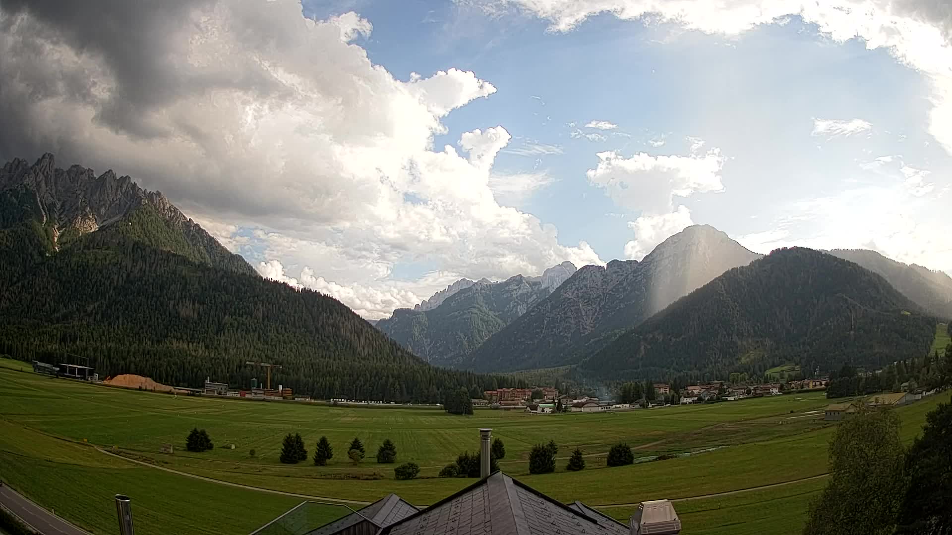 Webcam Toblach Dolomites – View from Hotel Rosengarten