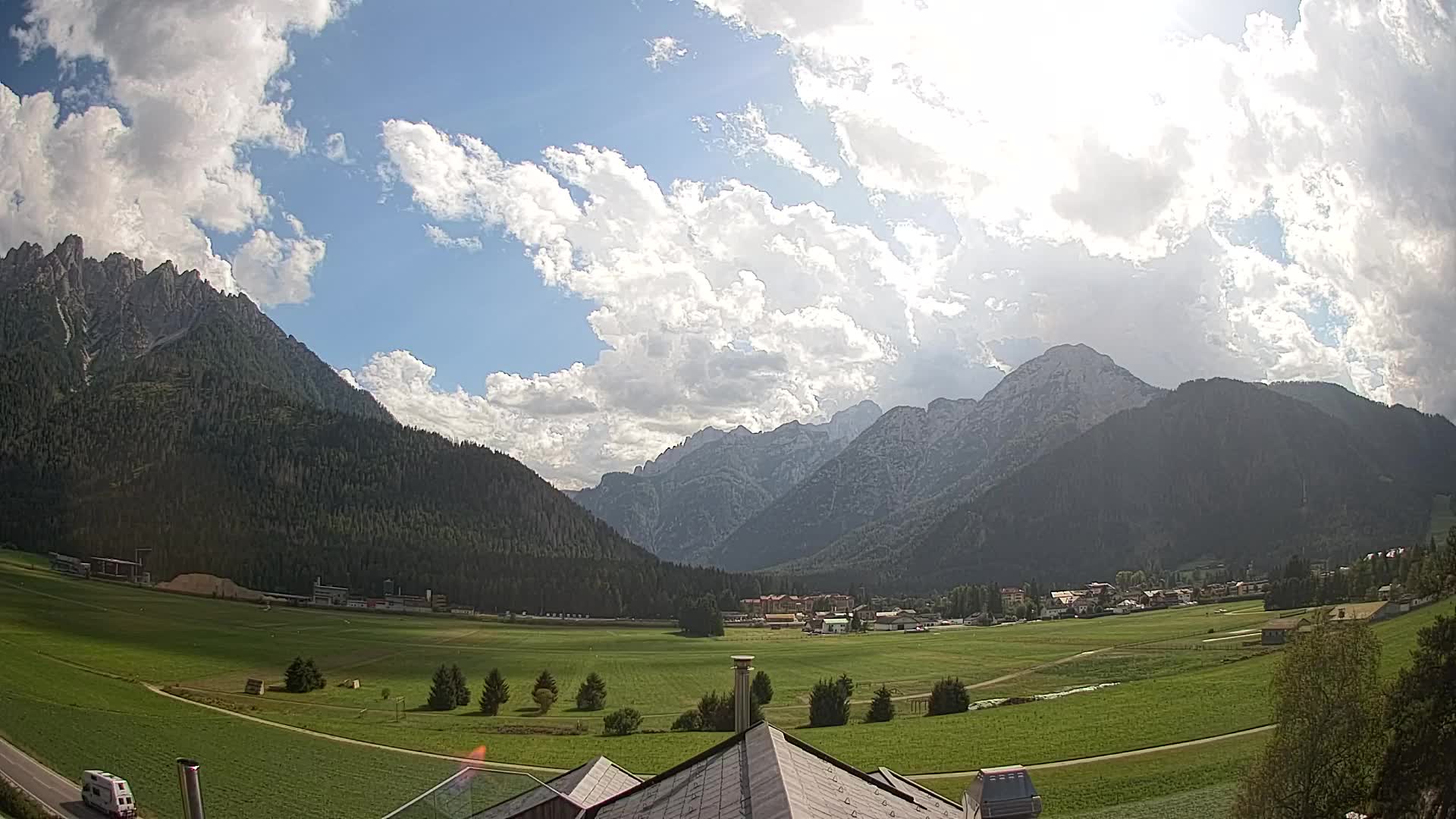 Web kamera Toblach Dolomiti – Pogled s Hotela Rosengarten