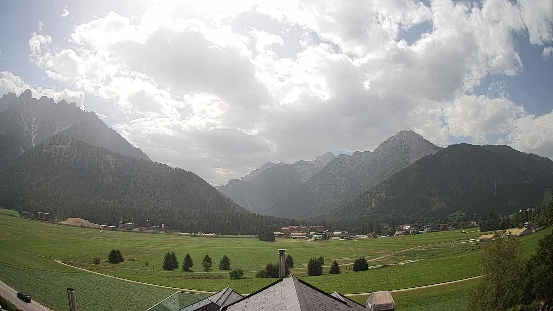 Spletna kamera Toblach Dolomiti – Pogled iz hotela Rosengarten