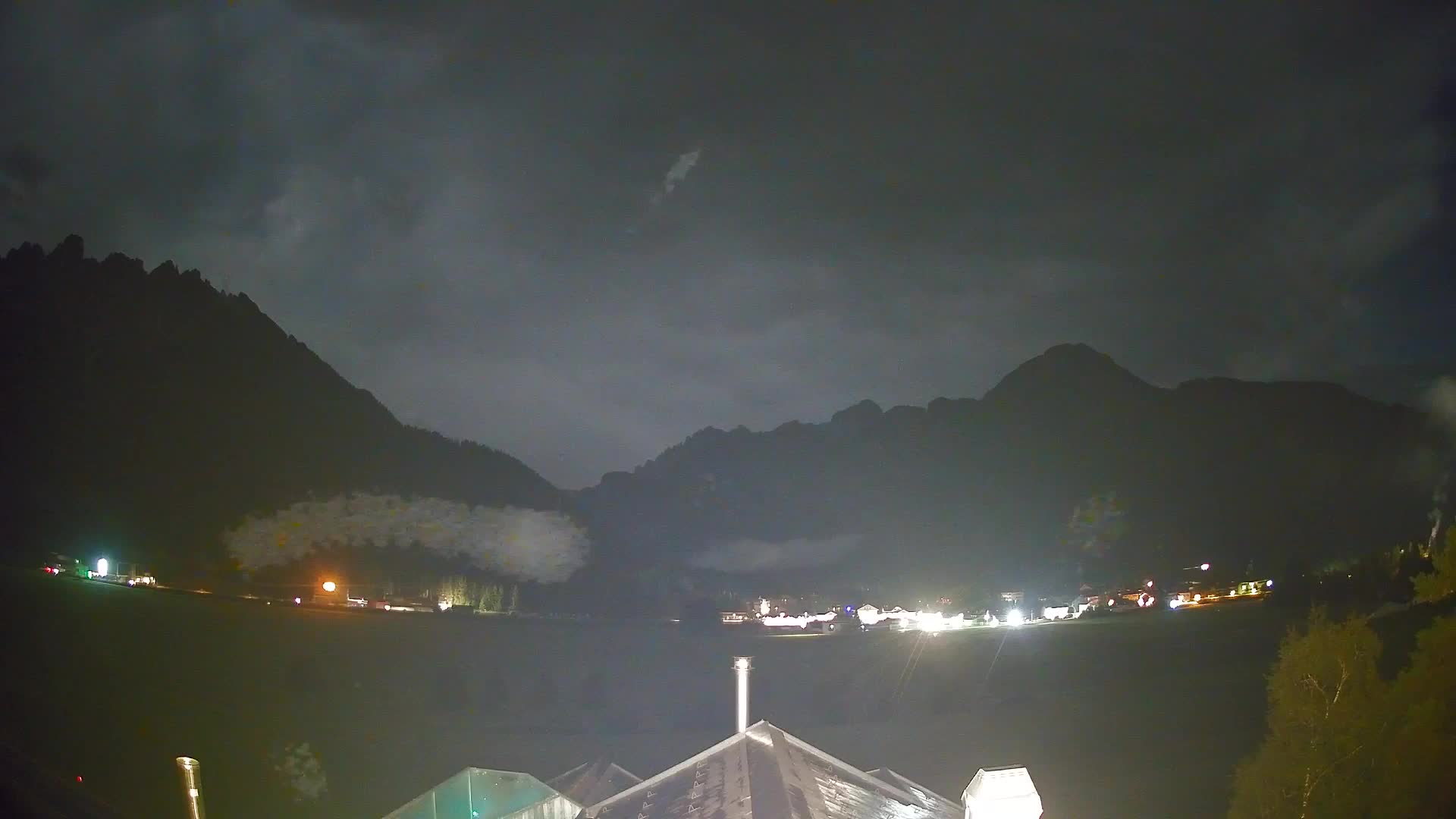 Spletna kamera Toblach Dolomiti – Pogled iz hotela Rosengarten
