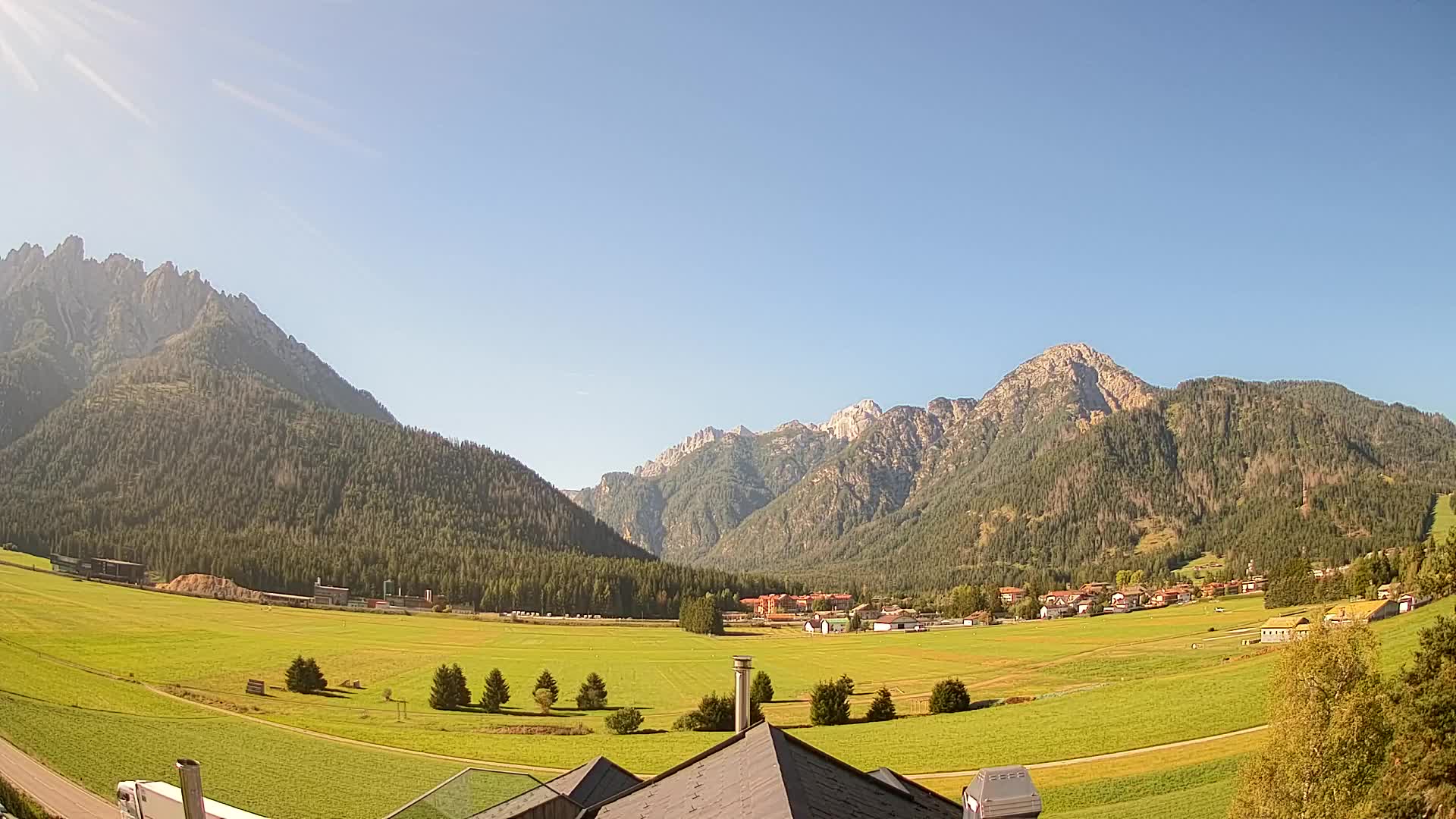 Spletna kamera Toblach Dolomiti – Pogled iz hotela Rosengarten