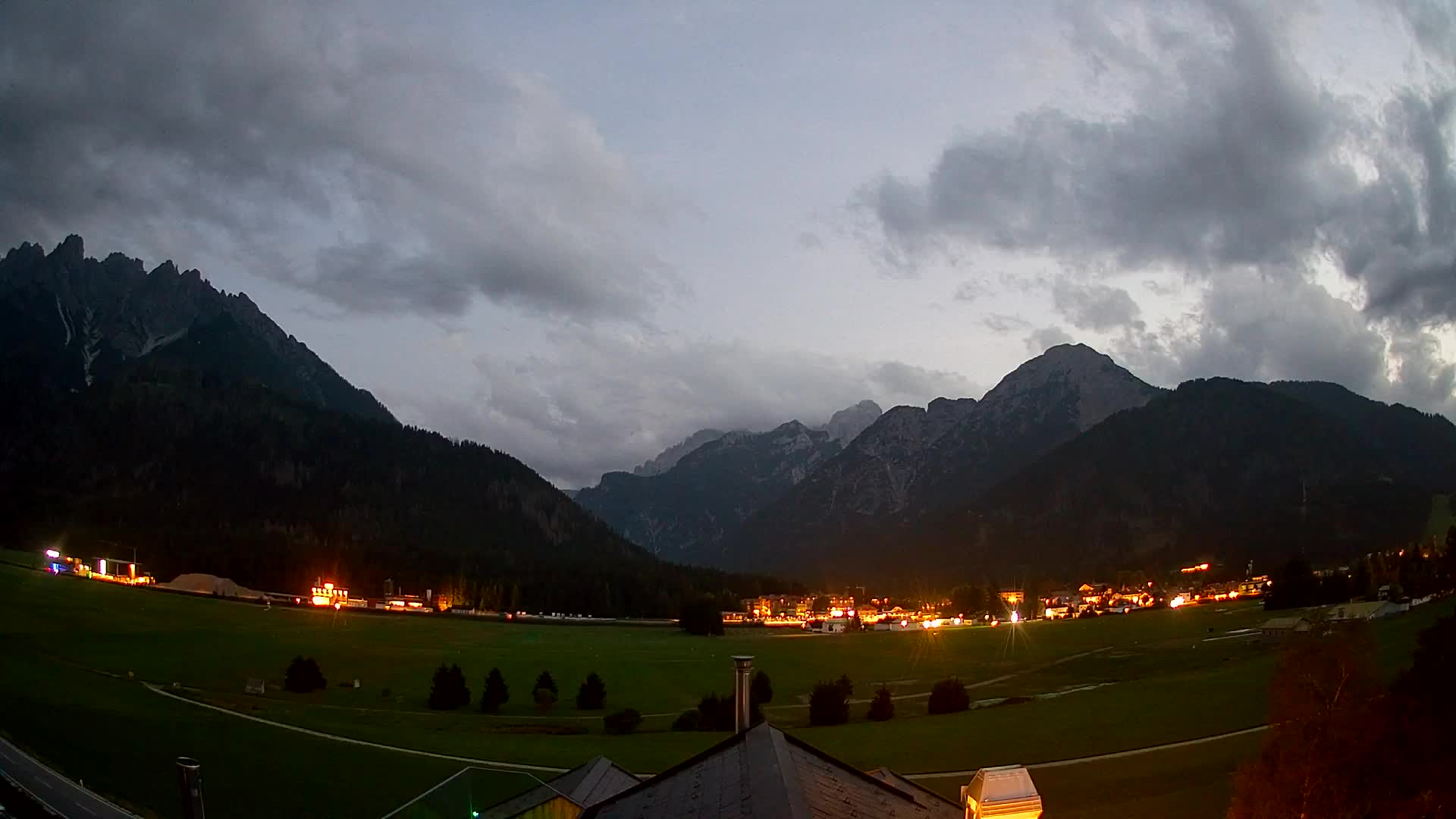 Web kamera Toblach Dolomiti – Pogled s Hotela Rosengarten