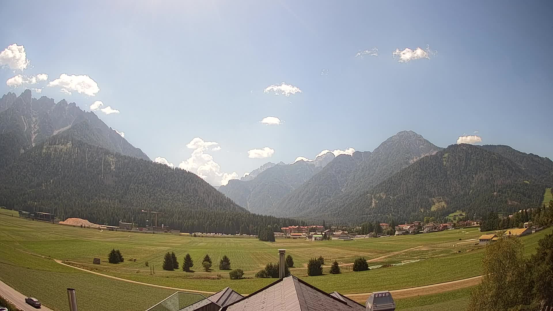 Spletna kamera Toblach Dolomiti – Pogled iz hotela Rosengarten