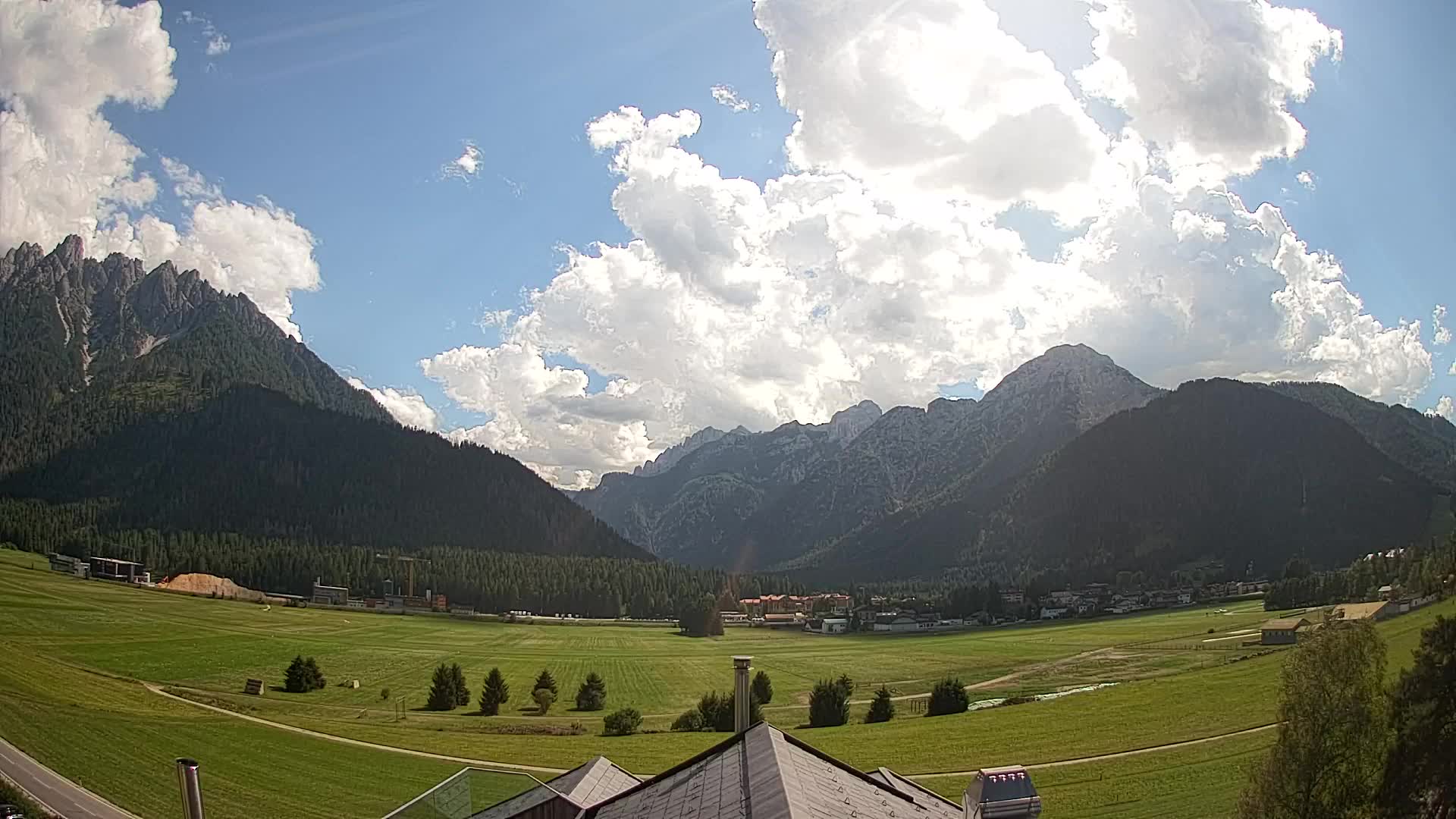 Webcam Toblach Dolomites – View from Hotel Rosengarten