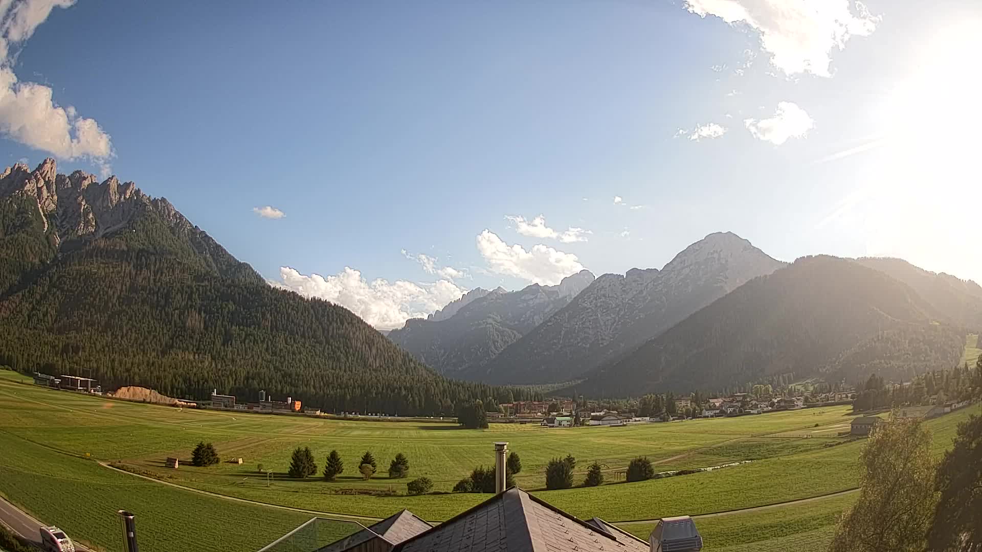 Web kamera Toblach Dolomiti – Pogled s Hotela Rosengarten