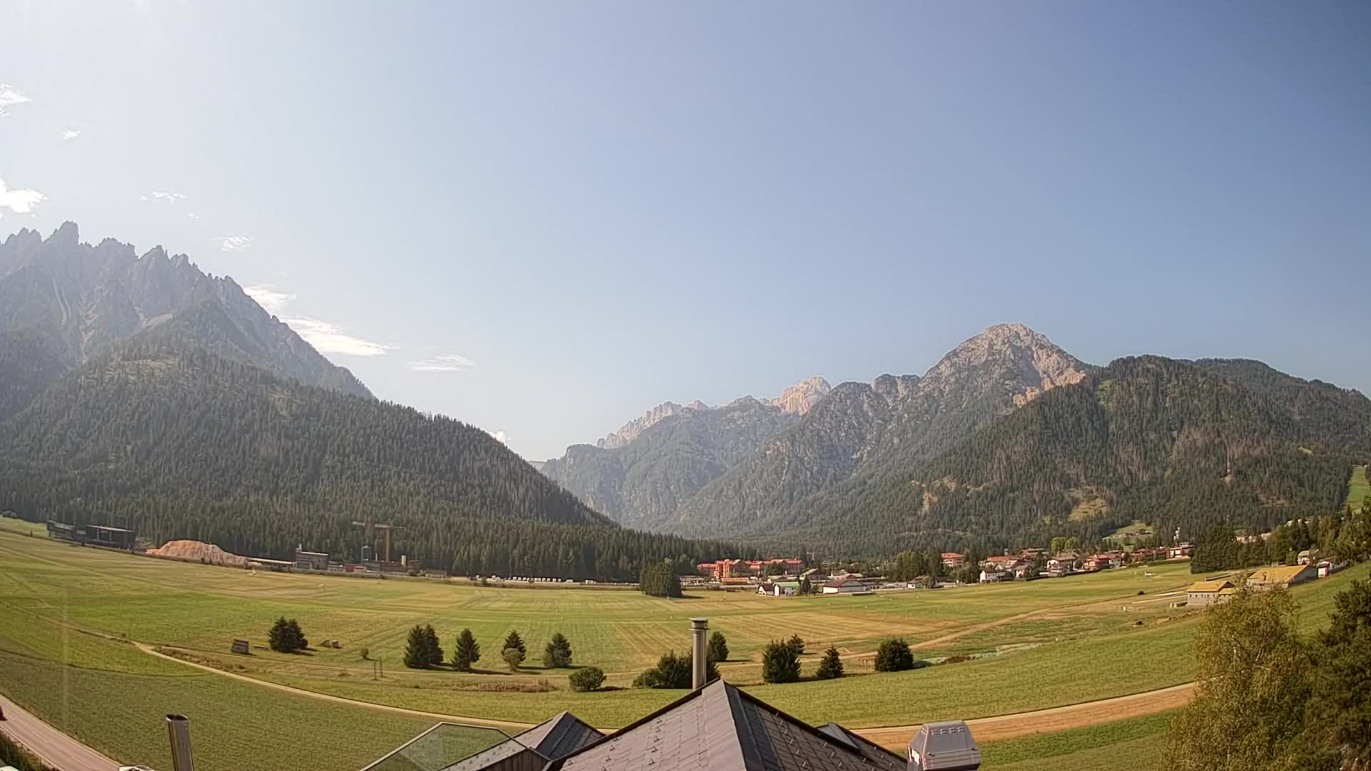 Spletna kamera Toblach Dolomiti – Pogled iz hotela Rosengarten