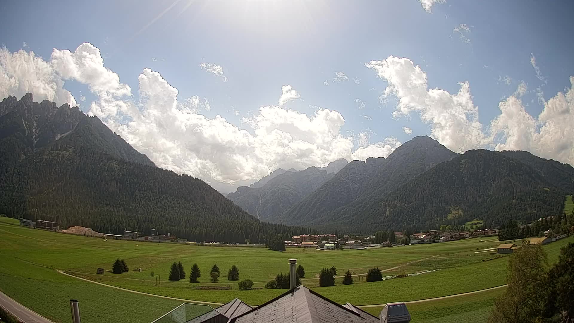 Webcam Toblach Dolomites – View from Hotel Rosengarten