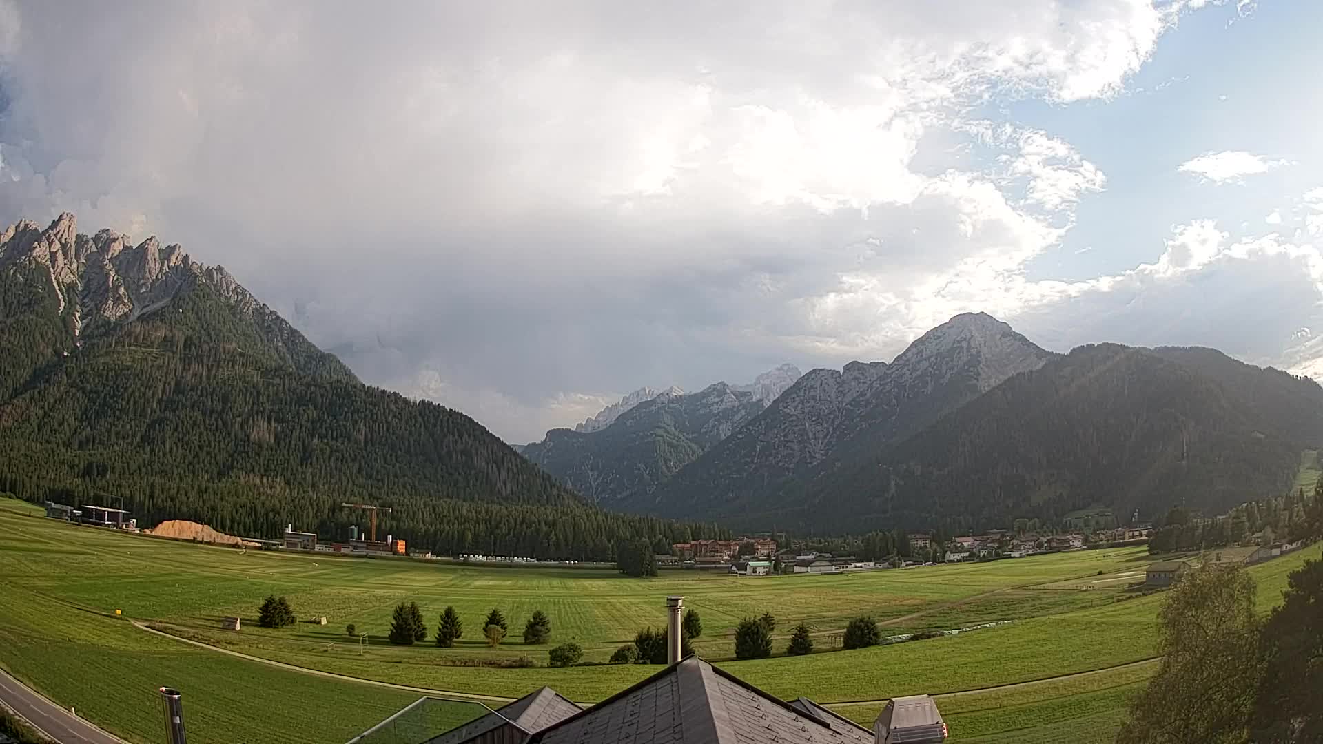 Webcam Toblach Dolomites – View from Hotel Rosengarten