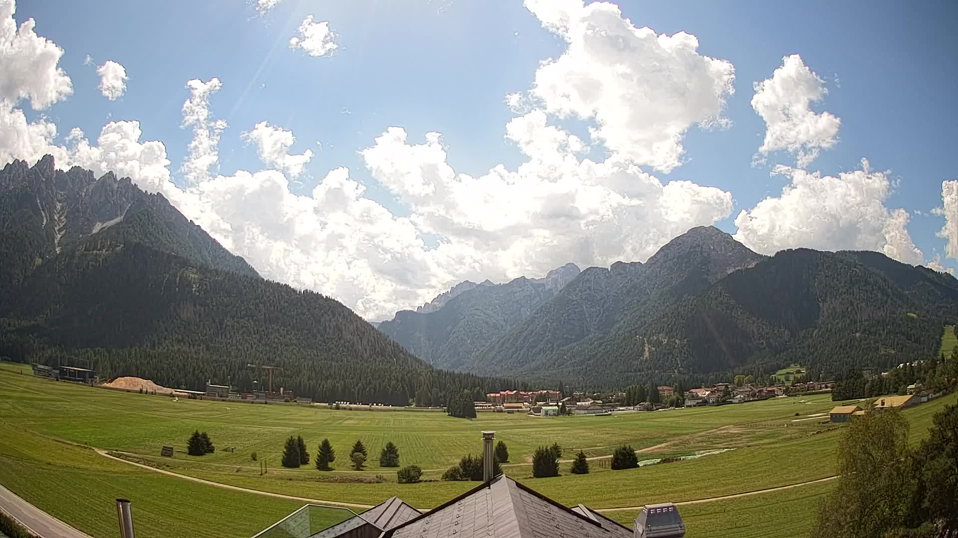 Webcam Toblach Dolomites – View from Hotel Rosengarten