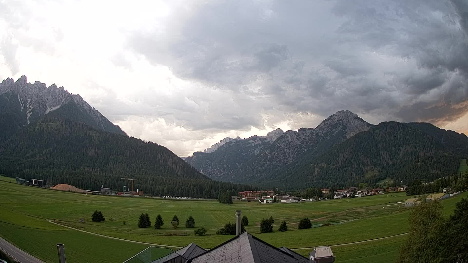 Webcam Toblach Dolomites – View from Hotel Rosengarten