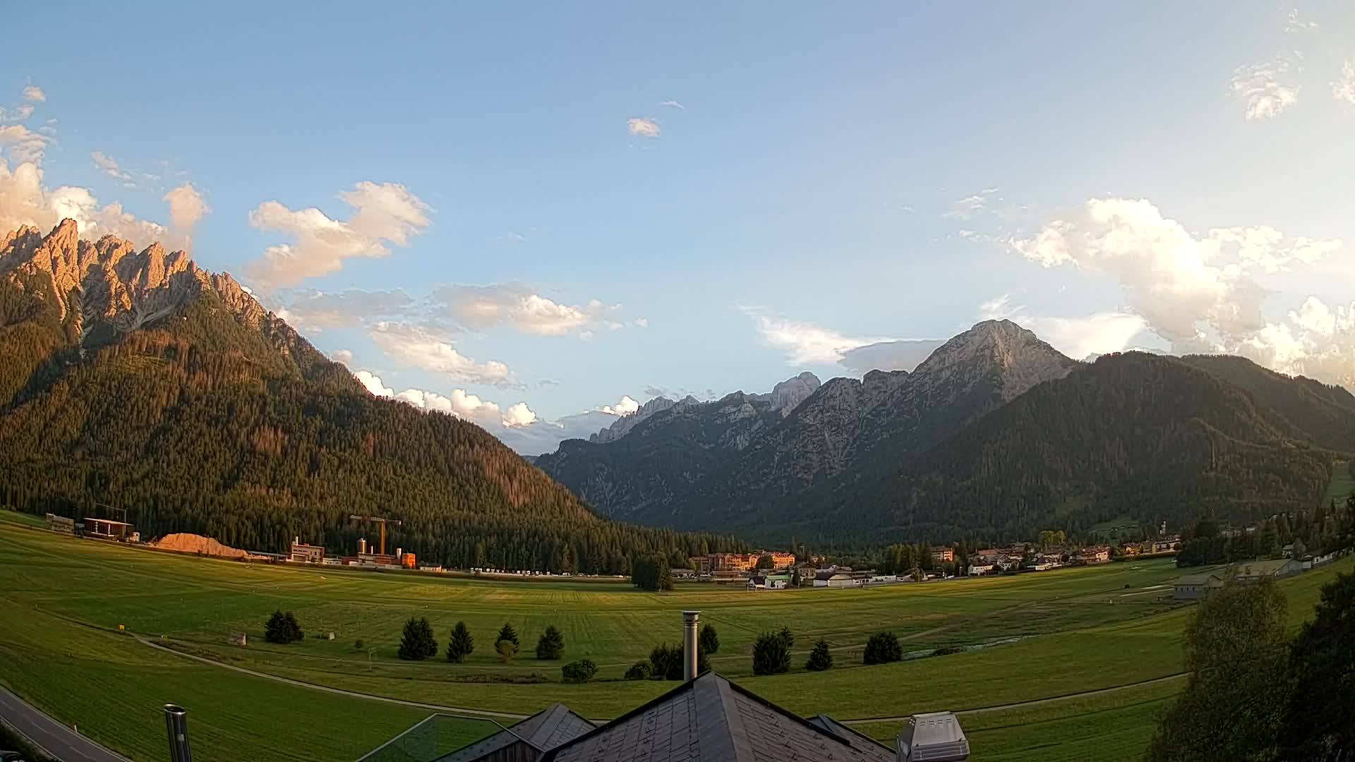 Webcam Toblach Dolomites – View from Hotel Rosengarten
