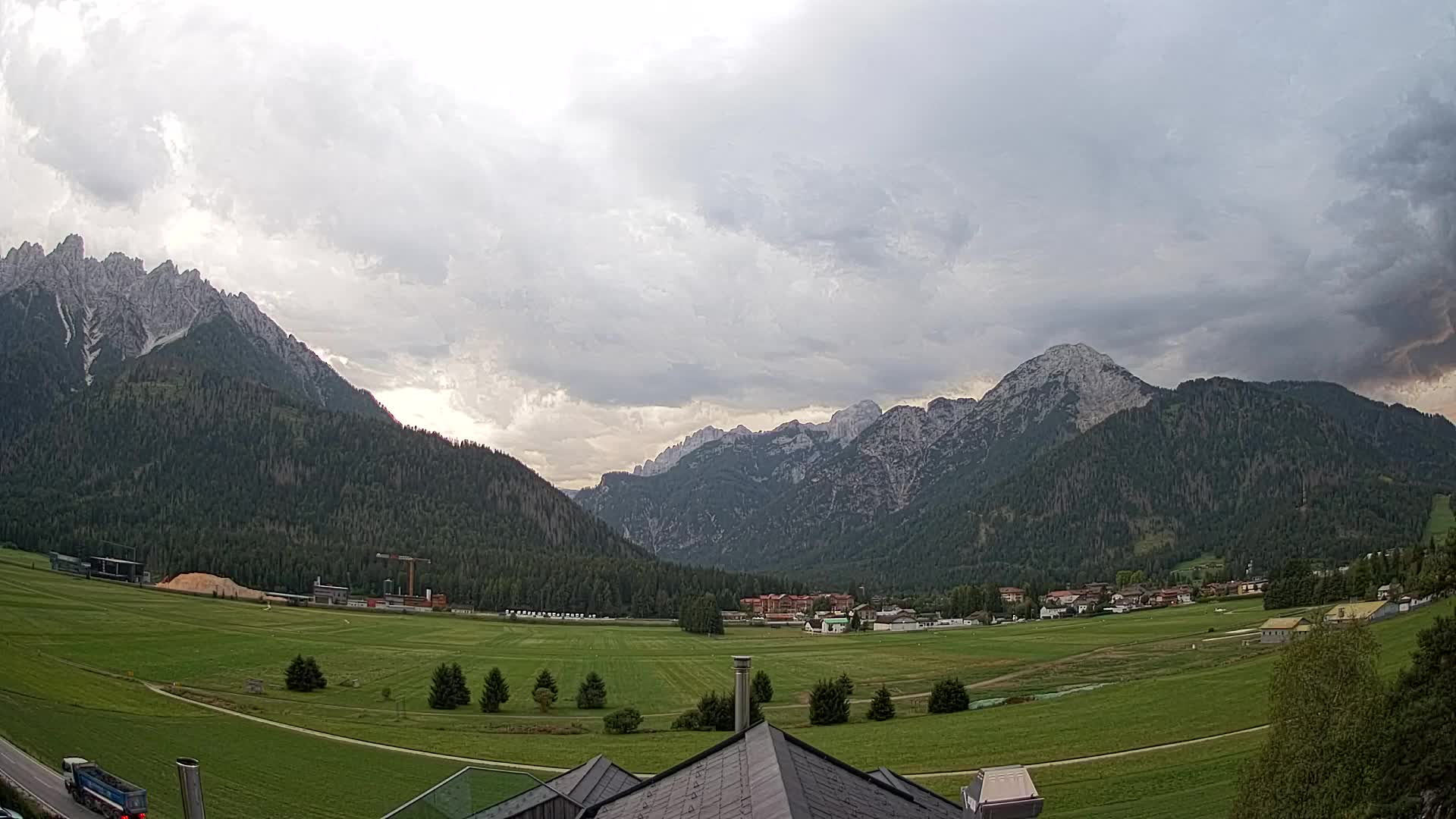 Webcam Toblach Dolomites – View from Hotel Rosengarten