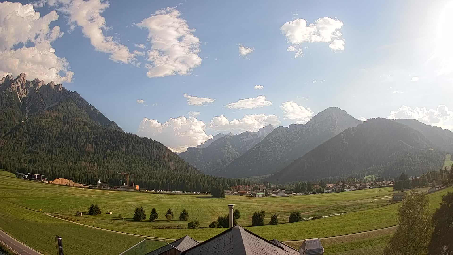 Webcam Toblach Dolomites – View from Hotel Rosengarten