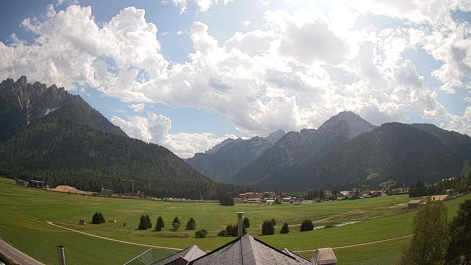 Web kamera Toblach Dolomiti – Pogled s Hotela Rosengarten