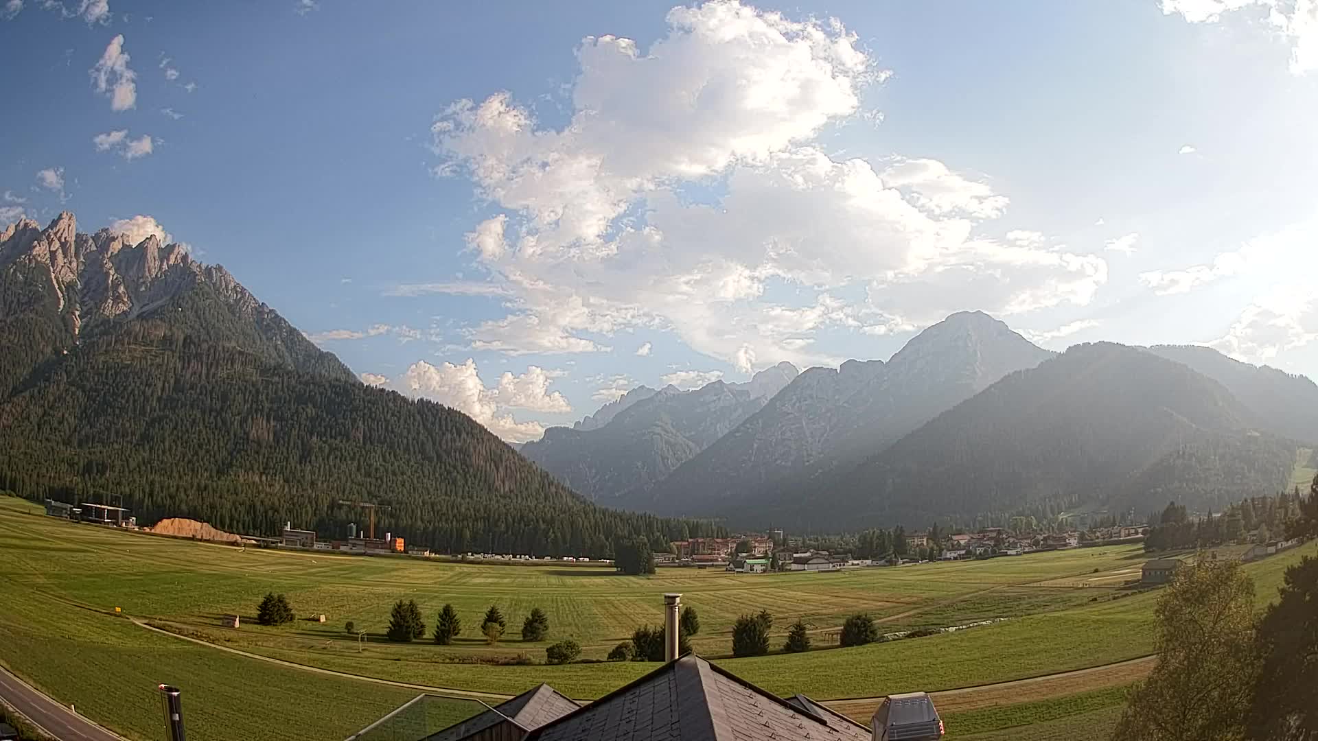 Webcam Toblach Dolomites – View from Hotel Rosengarten