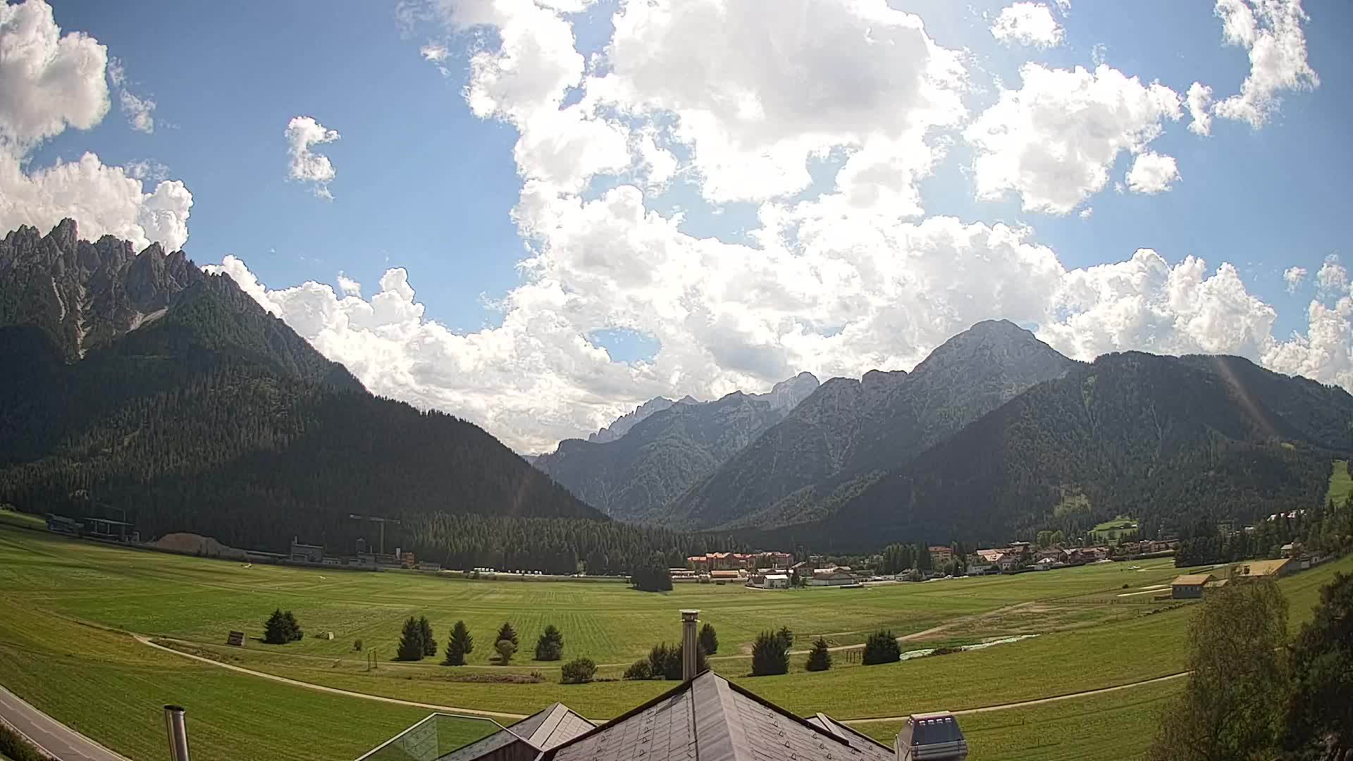 Web kamera Toblach Dolomiti – Pogled s Hotela Rosengarten