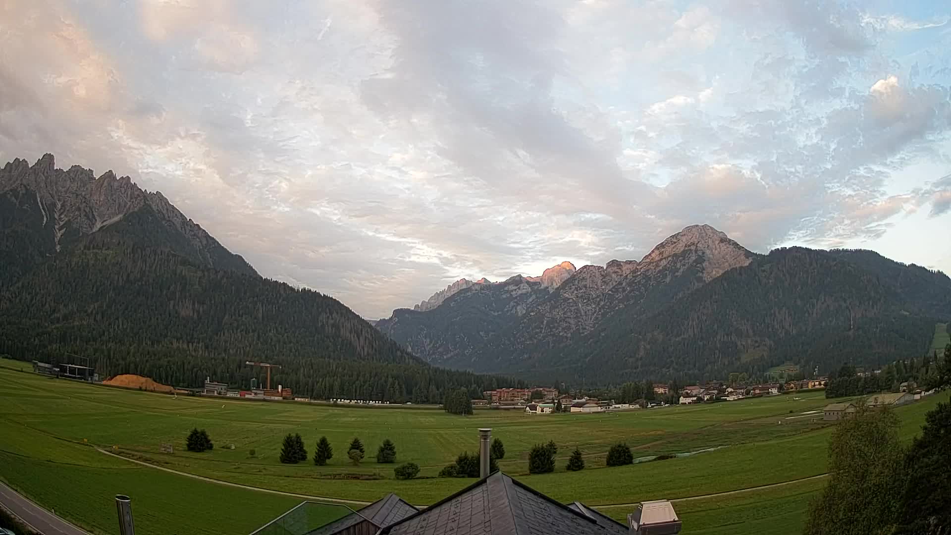 Spletna kamera Toblach Dolomiti – Pogled iz hotela Rosengarten