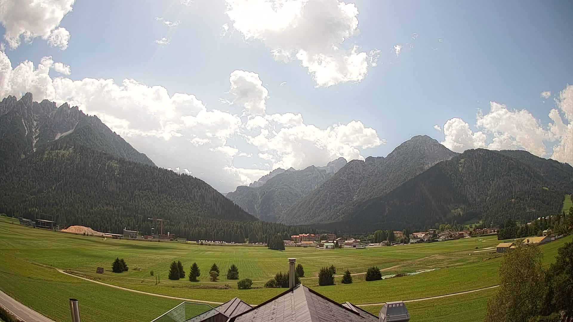 Webcam Toblach Dolomites – View from Hotel Rosengarten