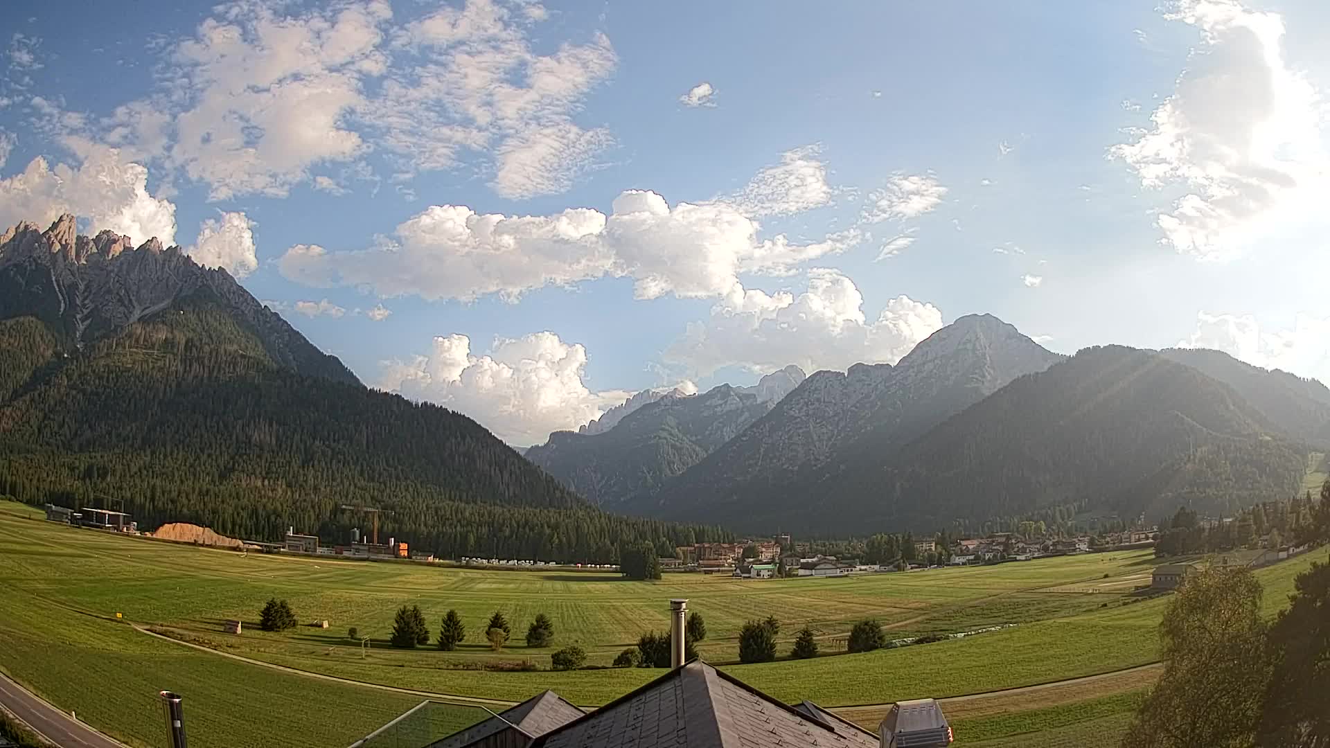 Webcam Toblach Dolomites – View from Hotel Rosengarten