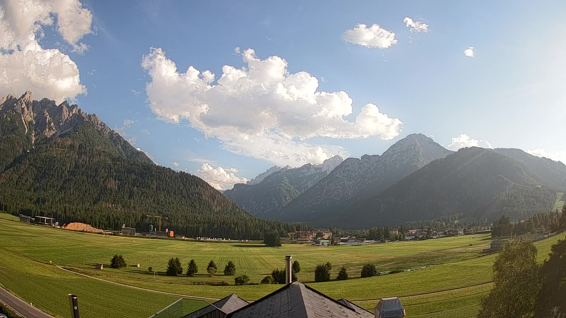 Webcam Toblach Dolomites – View from Hotel Rosengarten