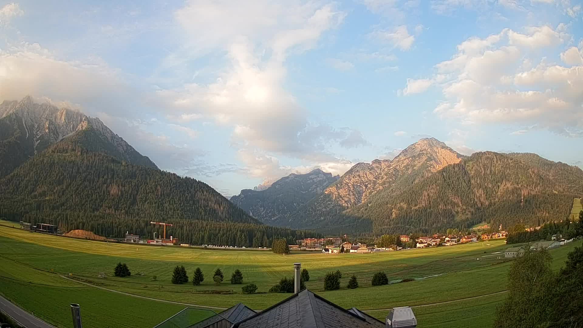 Web kamera Toblach Dolomiti – Pogled s Hotela Rosengarten